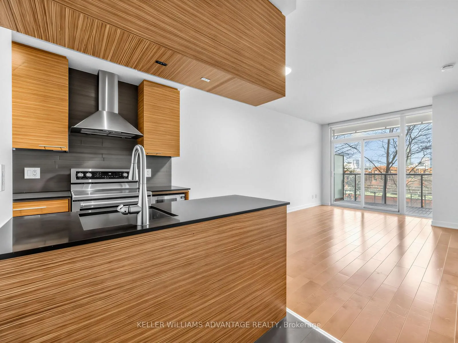 Photo 5 of Unit 708, 1 Market Street, Toronto, Waterfront Communities — HOMEH