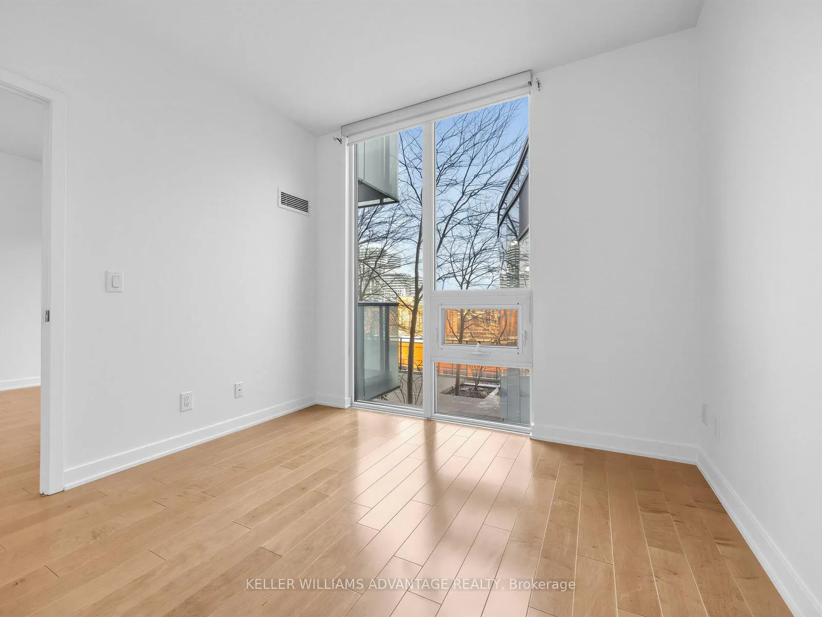 Photo 9 of Unit 708, 1 Market Street, Toronto, Waterfront Communities — HOMEH