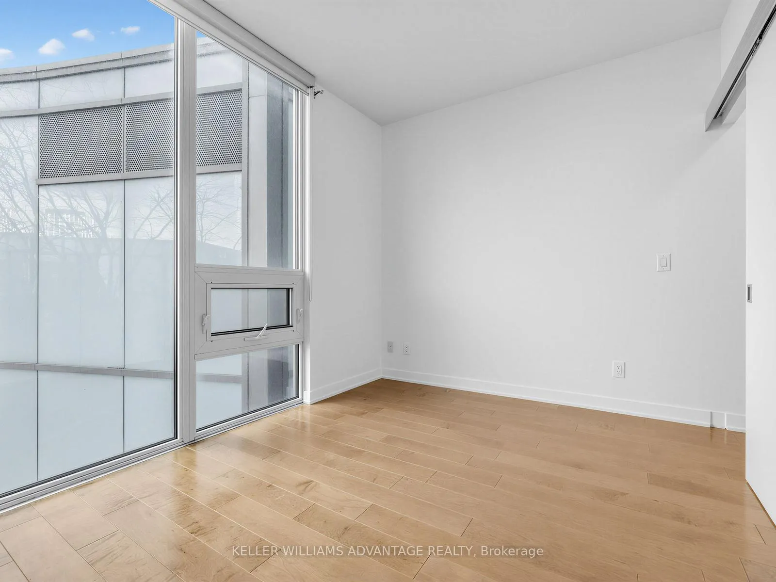 Photo 10 of Unit 708, 1 Market Street, Toronto, Waterfront Communities — HOMEH