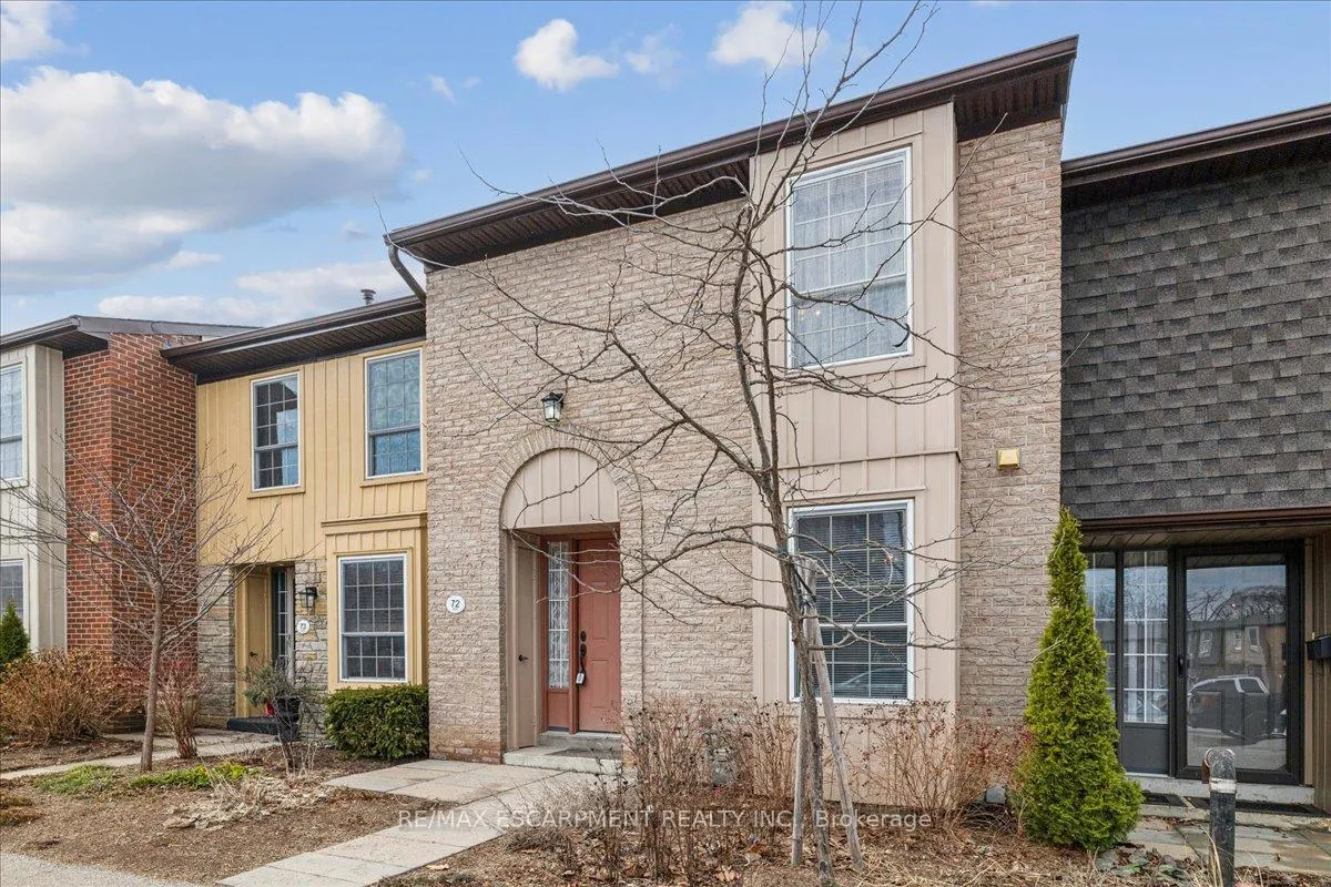 Photo 4 of Unit 72, 3025 Glencrest Road, Burlington, Roseland — HOMEH
