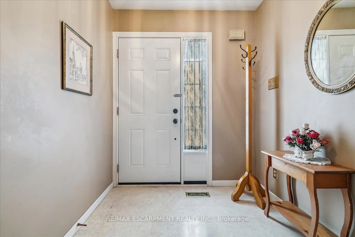 Photo 6 of Unit 72, 3025 Glencrest Road, Burlington, Roseland — HOMEH