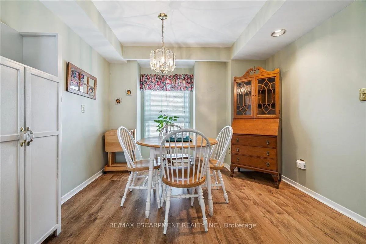 Photo 13 of Unit 72, 3025 Glencrest Road, Burlington, Roseland — HOMEH