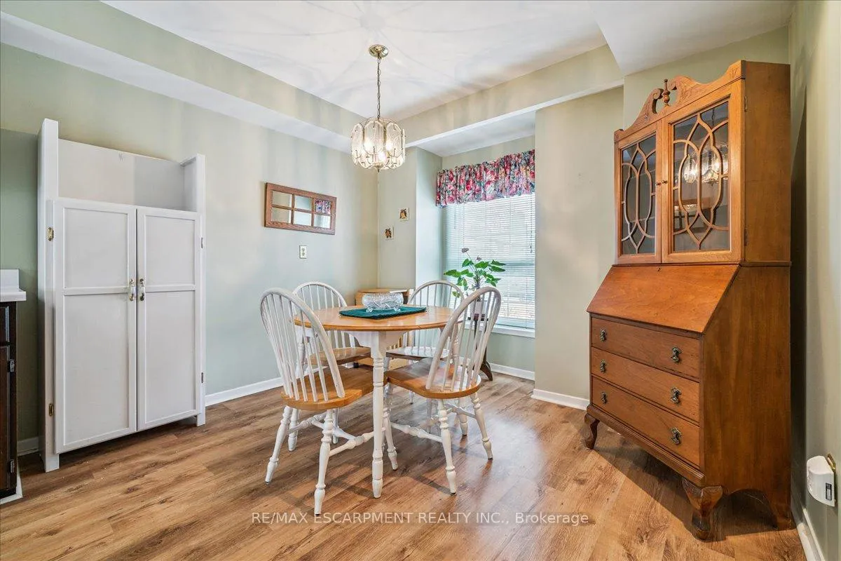 Photo 14 of Unit 72, 3025 Glencrest Road, Burlington, Roseland — HOMEH