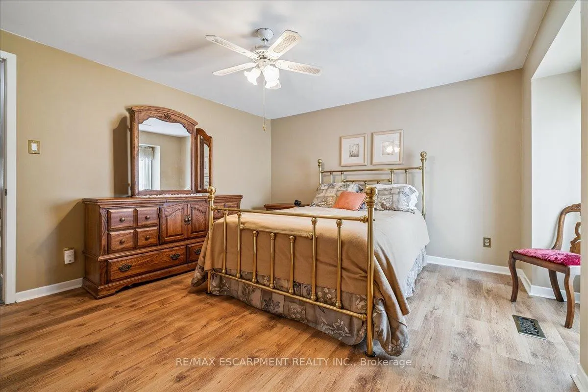 Photo 23 of Unit 72, 3025 Glencrest Road, Burlington, Roseland — HOMEH