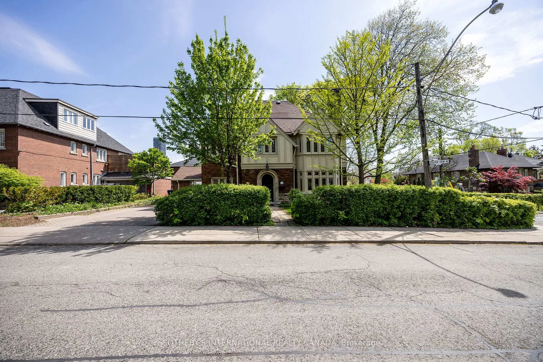 Photo 1 of Unit Upper, 131 Highbourne Road, Toronto, Yonge-Eglinton — HOMEH