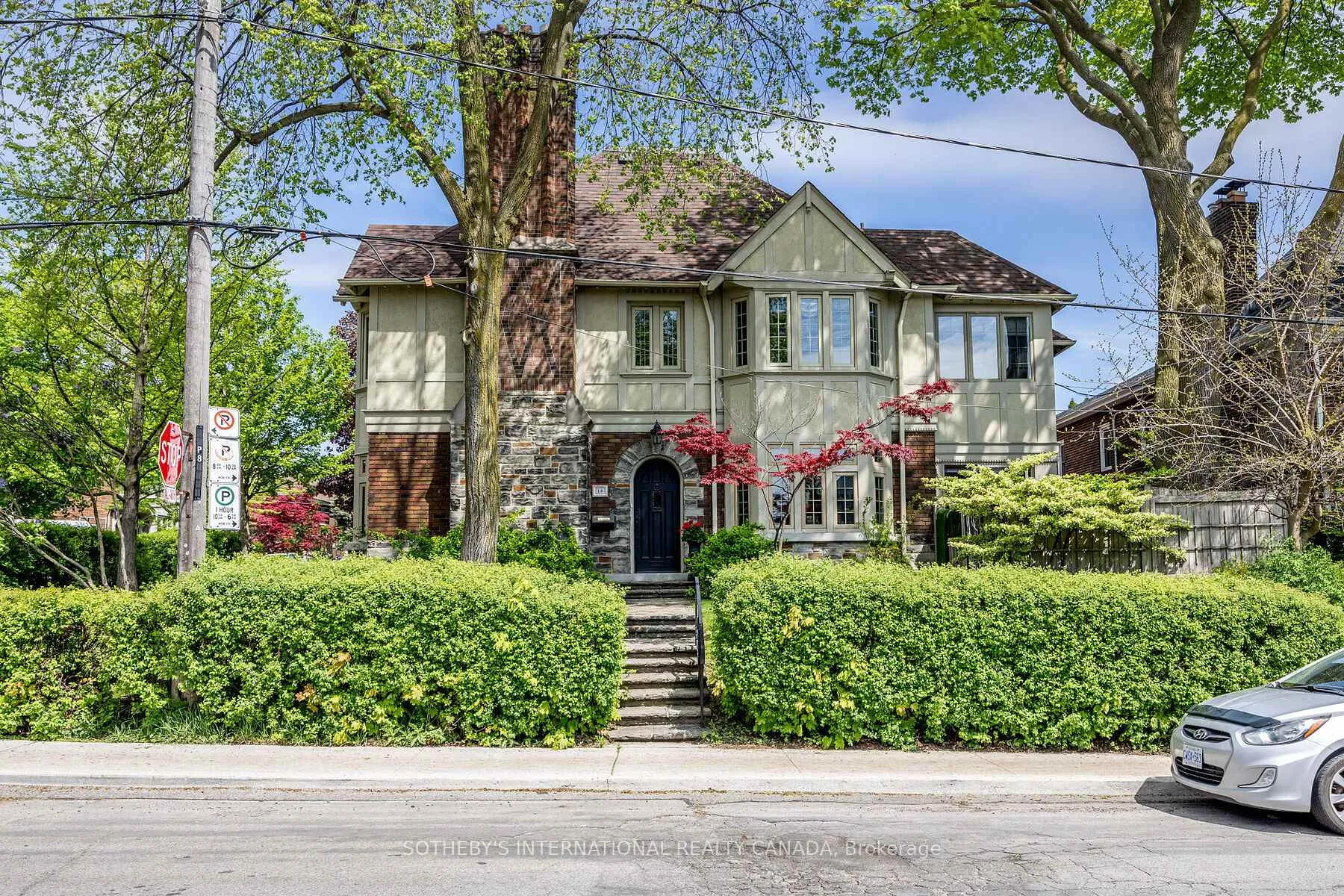 Photo 6 of Unit Upper, 131 Highbourne Road, Toronto, Yonge-Eglinton — HOMEH