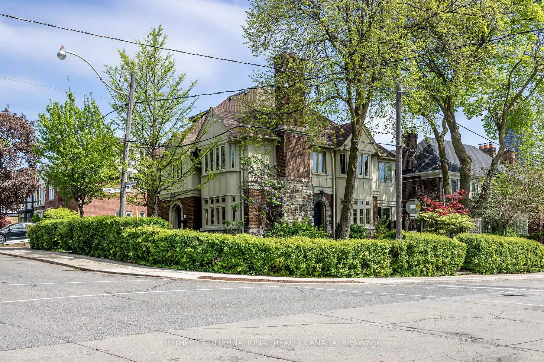 Photo 7 of Unit Upper, 131 Highbourne Road, Toronto, Yonge-Eglinton — HOMEH