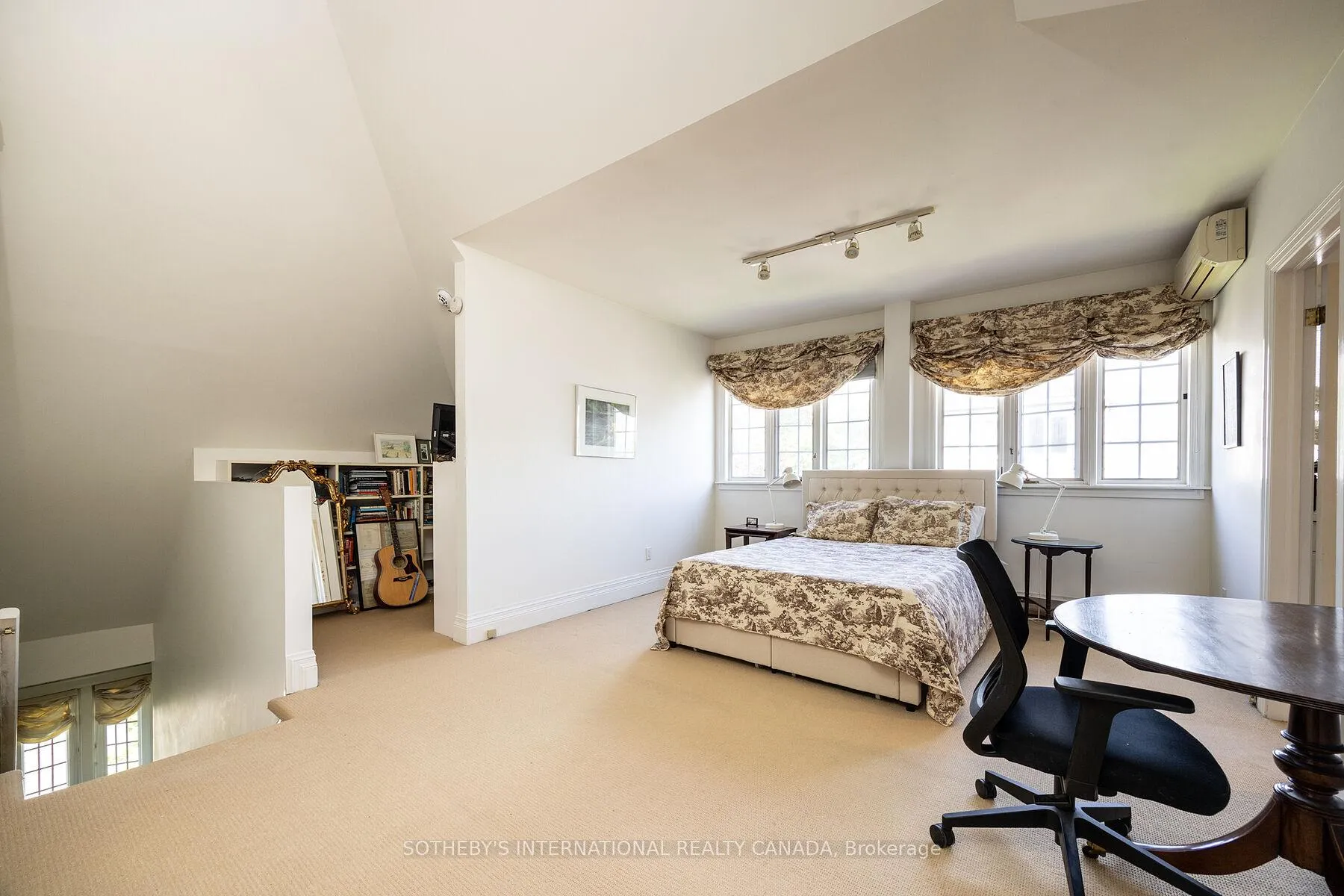 Photo 30 of Unit Upper, 131 Highbourne Road, Toronto, Yonge-Eglinton — HOMEH