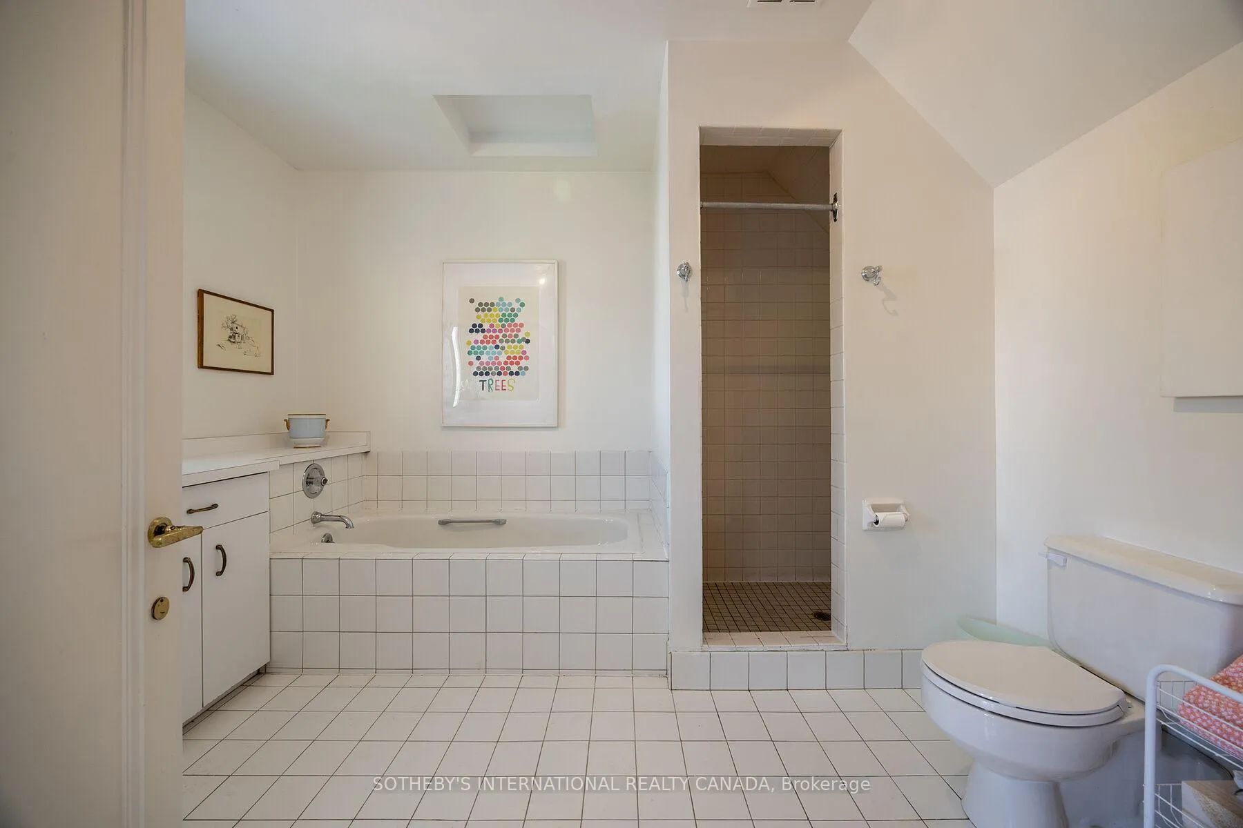 Photo 42 of Unit Upper, 131 Highbourne Road, Toronto, Yonge-Eglinton — HOMEH