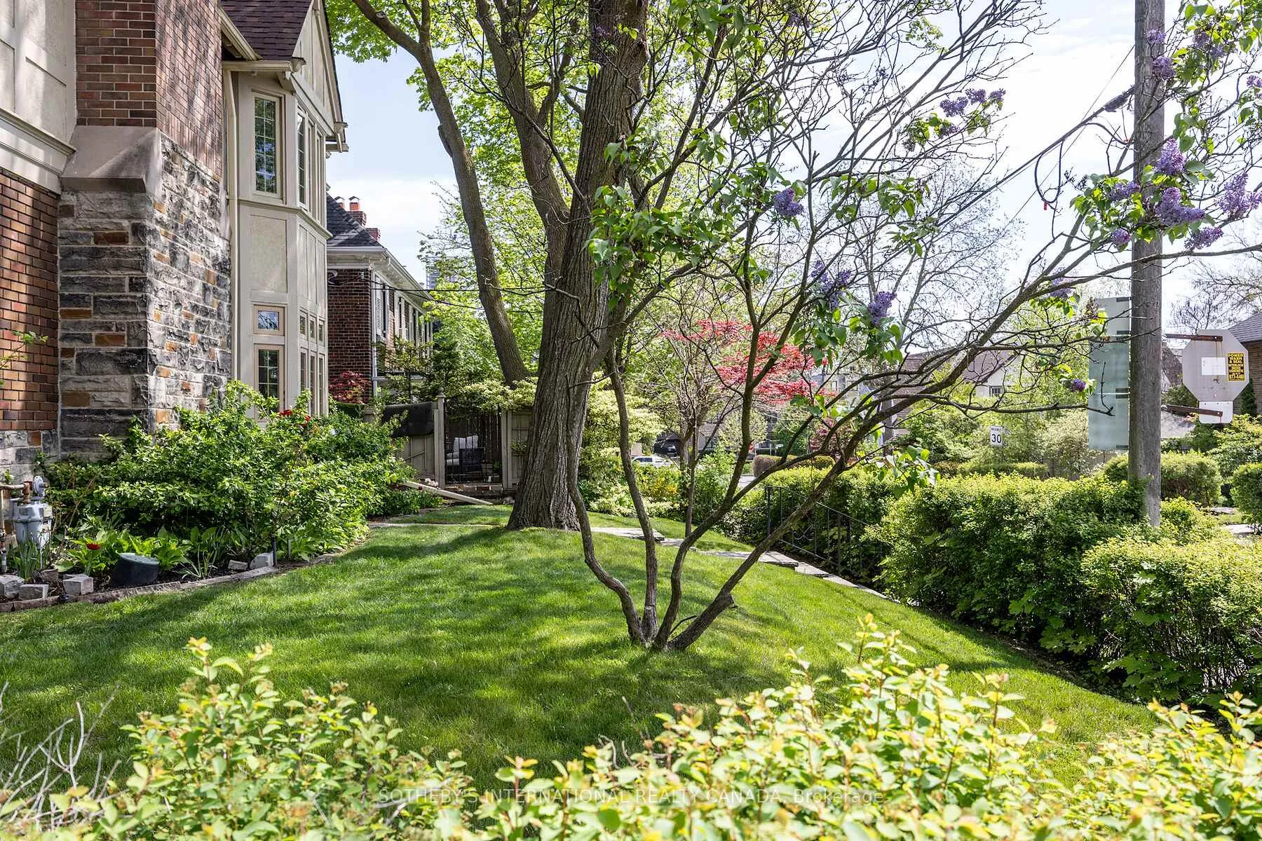 Photo 43 of Unit Upper, 131 Highbourne Road, Toronto, Yonge-Eglinton — HOMEH