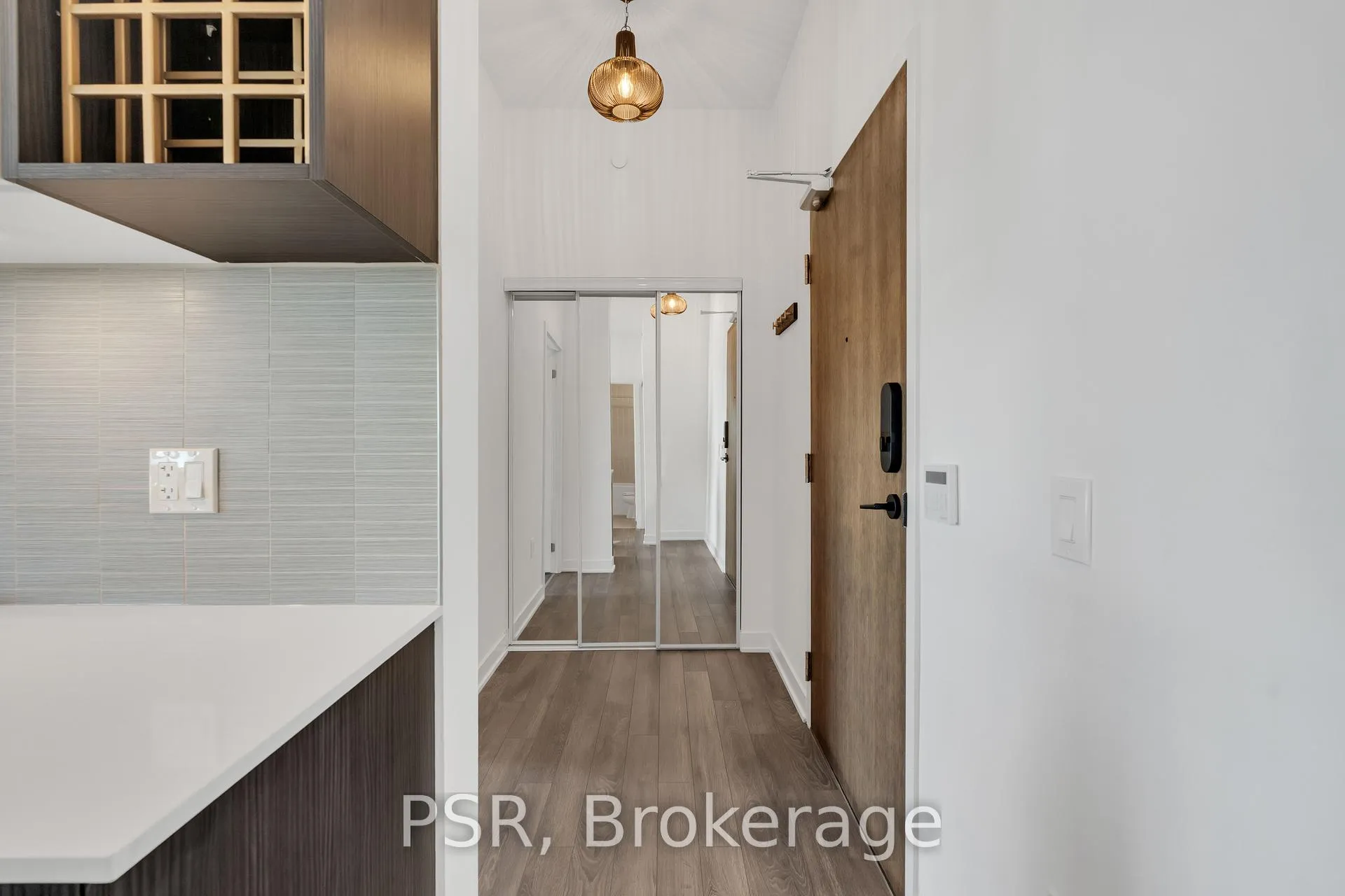 Photo 4 of 100 Eagle Rock Way, Vaughan, Rural Vaughan — HOMEH