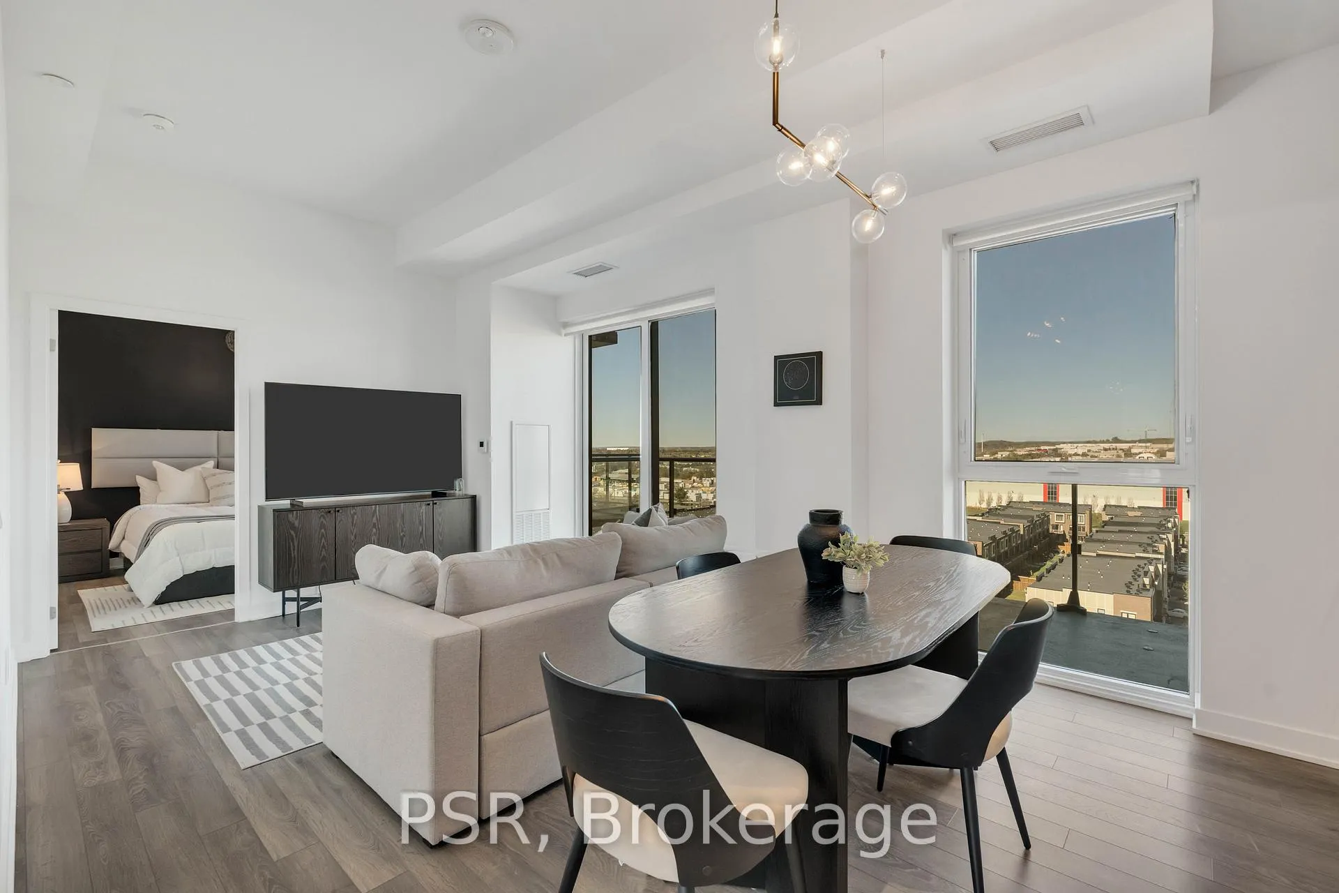 Photo 5 of 100 Eagle Rock Way, Vaughan, Rural Vaughan — HOMEH
