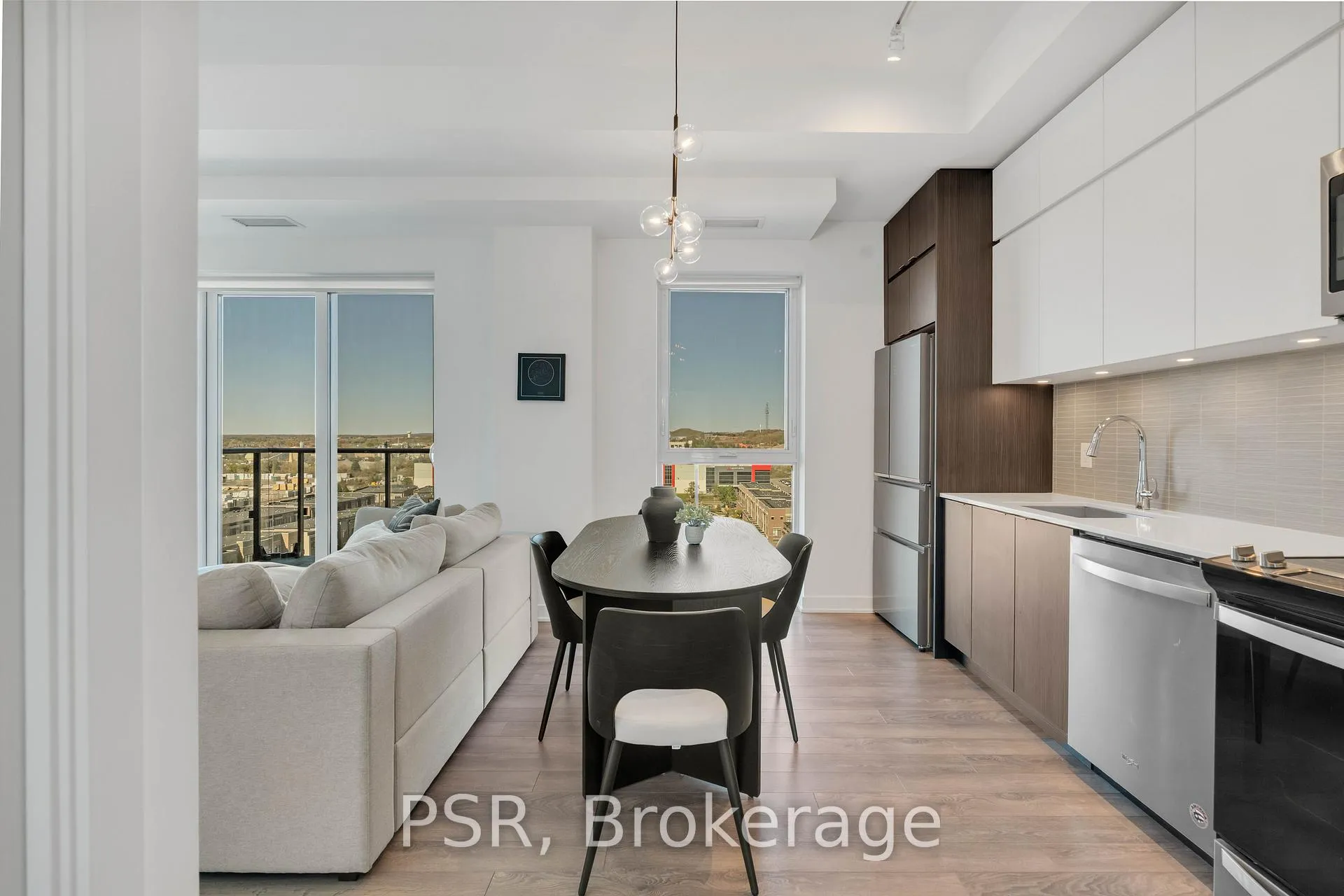 Photo 8 of 100 Eagle Rock Way, Vaughan, Rural Vaughan — HOMEH
