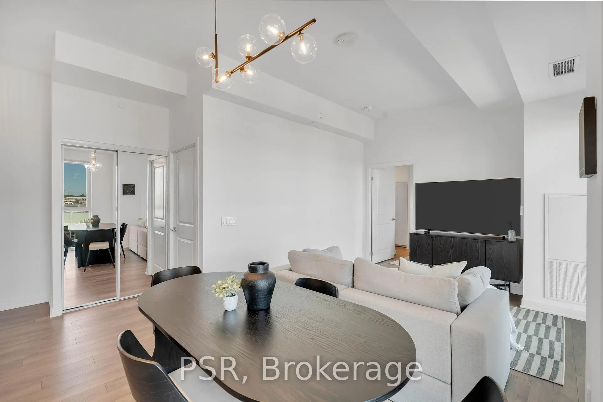 Photo 9 of 100 Eagle Rock Way, Vaughan, Rural Vaughan — HOMEH