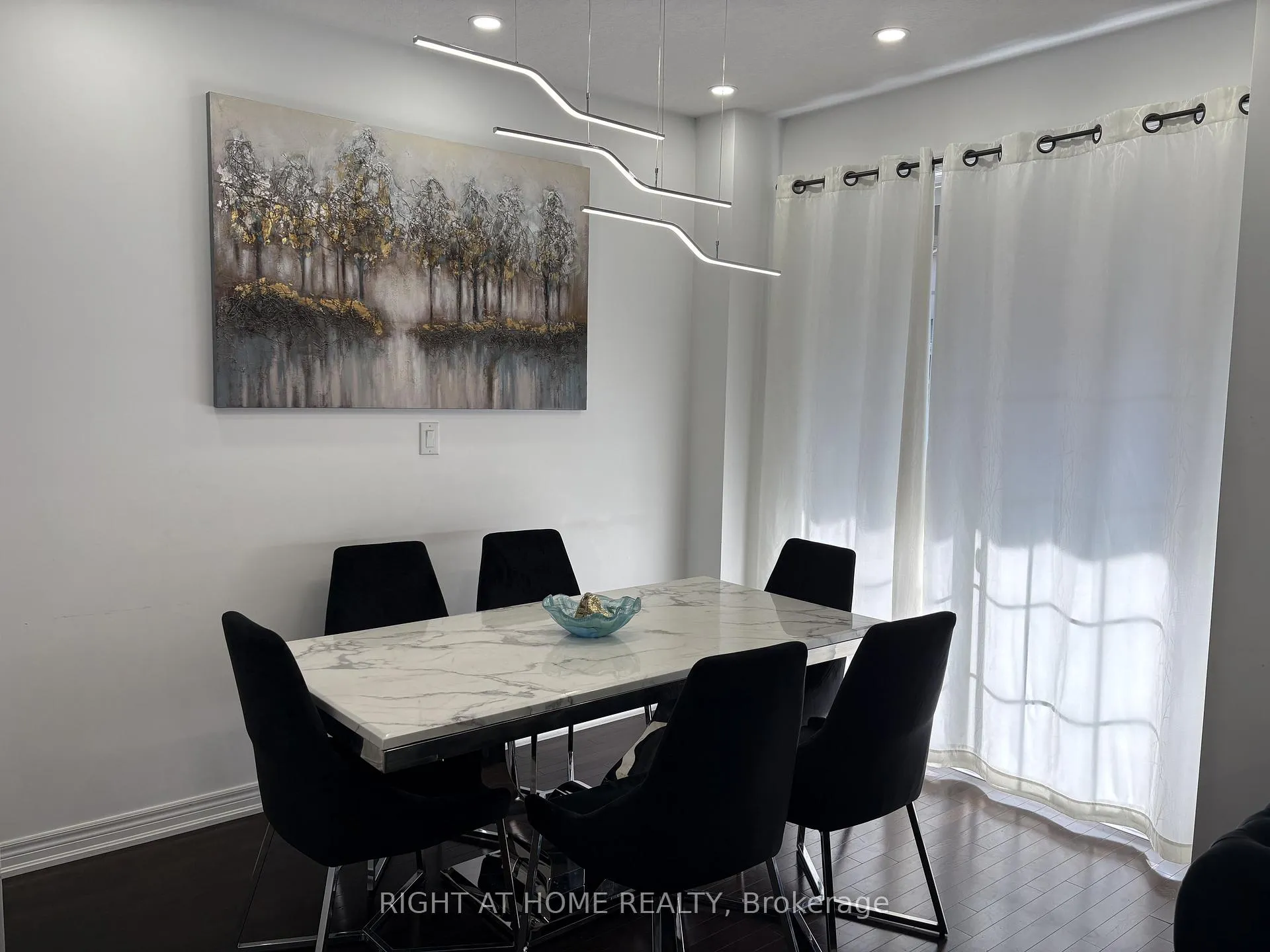 Photo 7 of 387 Cranbrook Common, Oakville, Joshua Meadows — HOMEH
