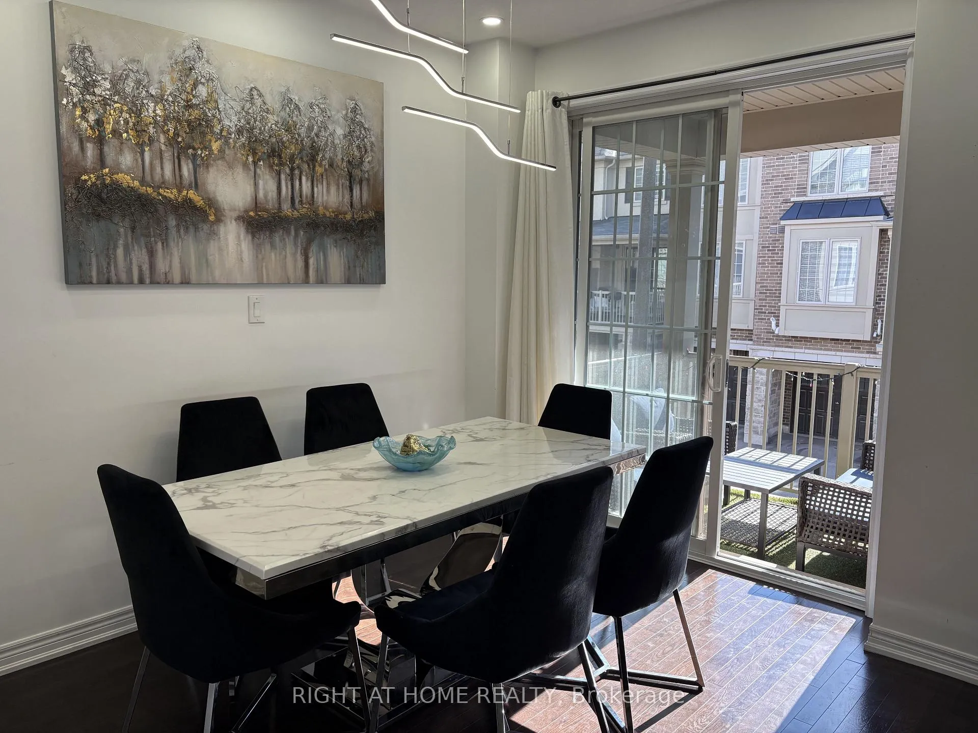 Photo 9 of 387 Cranbrook Common, Oakville, Joshua Meadows — HOMEH