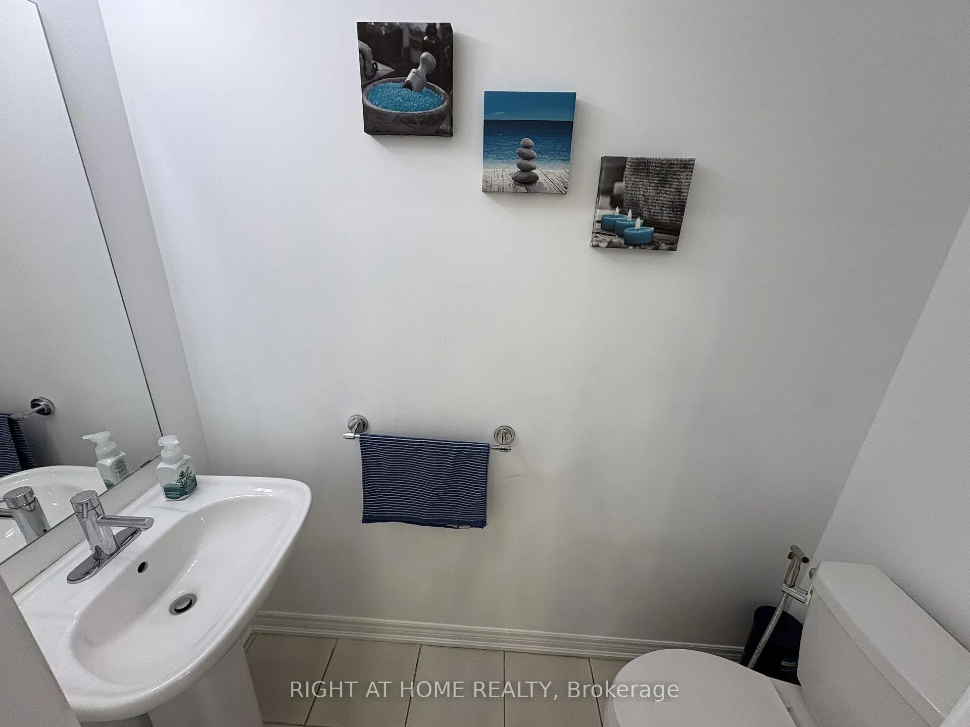 Photo 10 of 387 Cranbrook Common, Oakville, Joshua Meadows — HOMEH