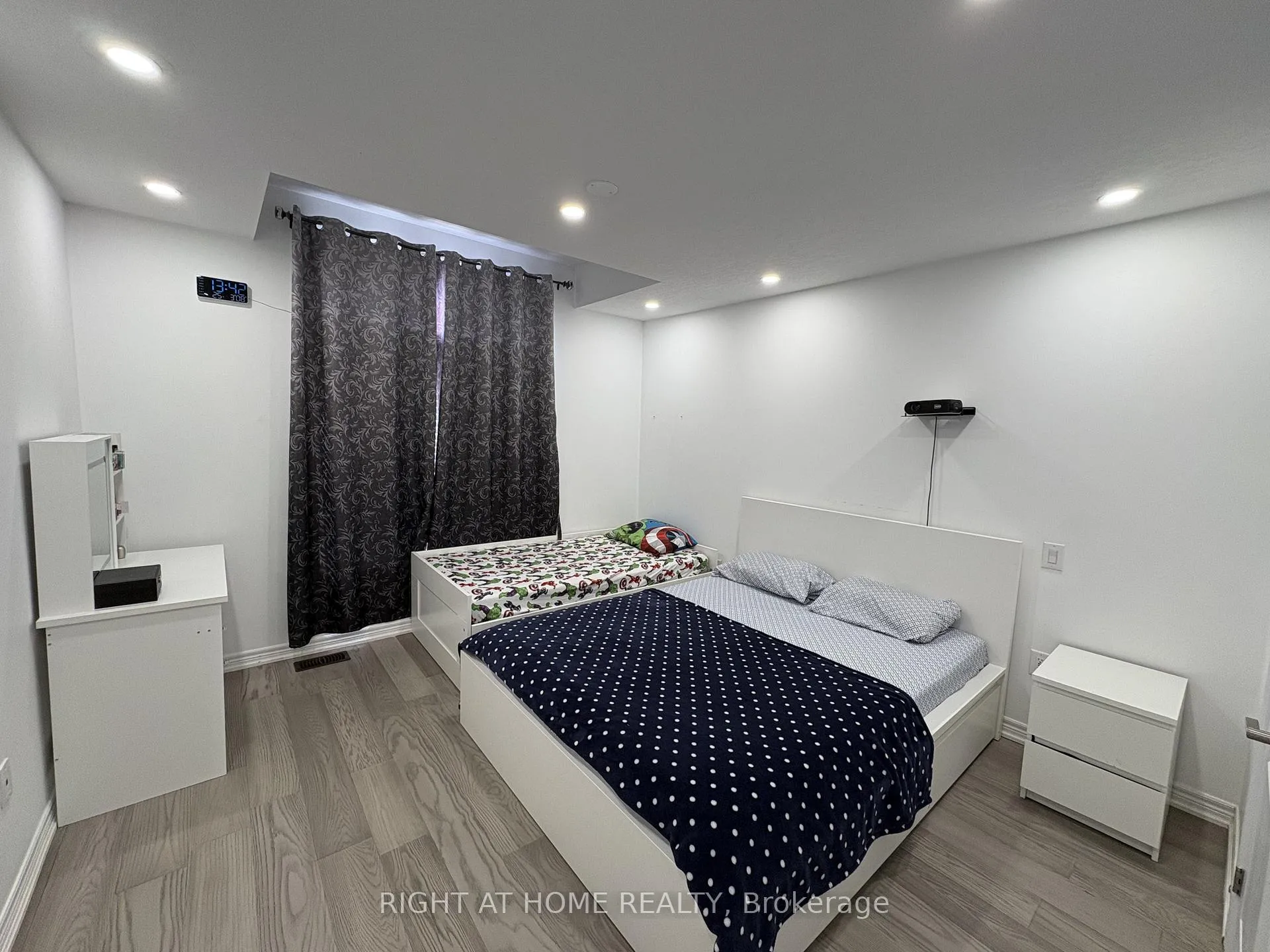 Photo 11 of 387 Cranbrook Common, Oakville, Joshua Meadows — HOMEH