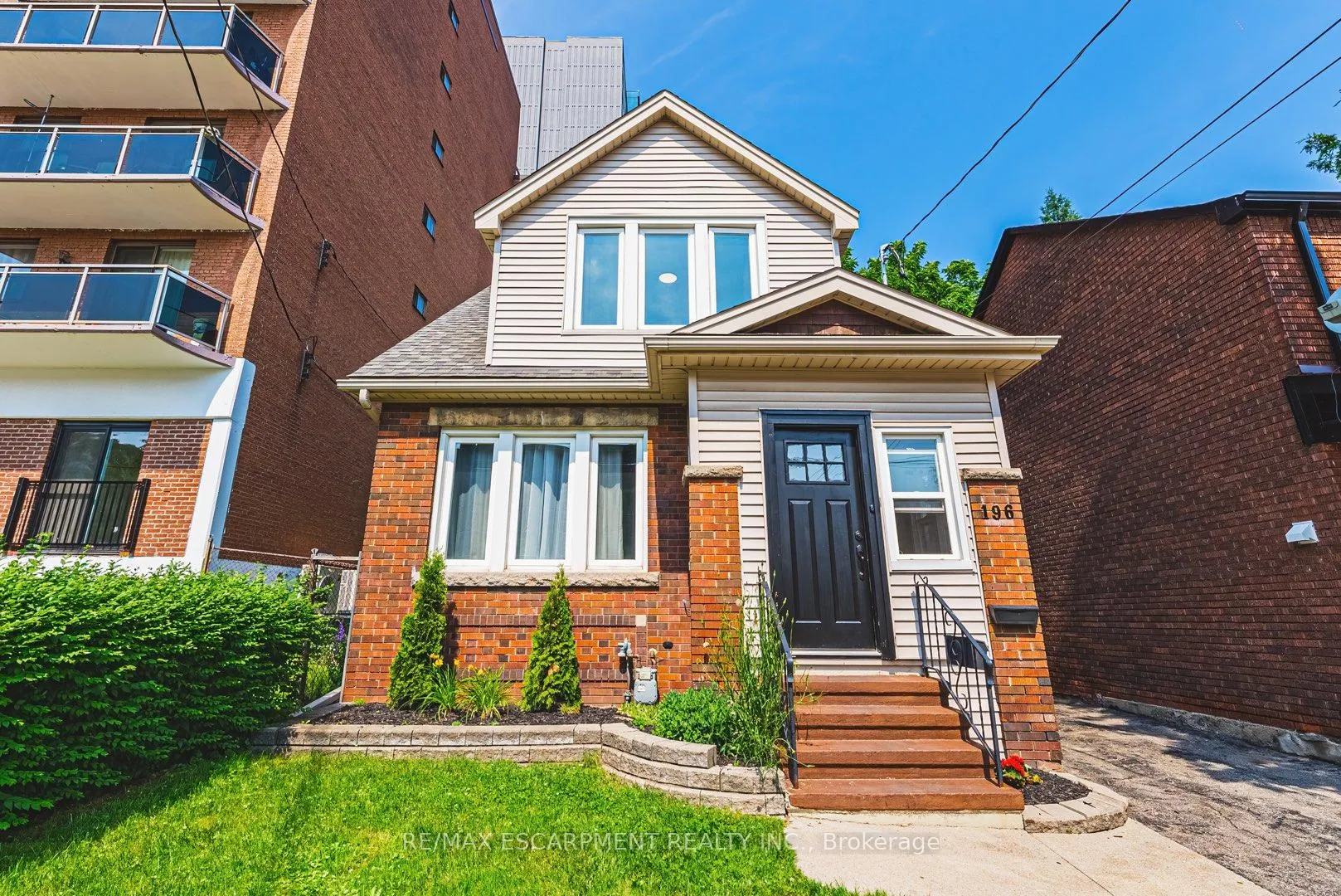 Photo 1 of 196 Walnut Street, Hamilton, Corktown — HOMEH