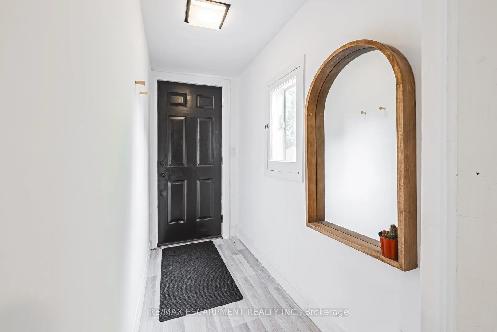 Photo 4 of 196 Walnut Street, Hamilton, Corktown — HOMEH