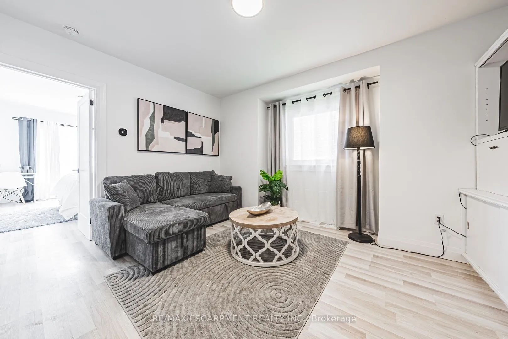 Photo 5 of 196 Walnut Street, Hamilton, Corktown — HOMEH