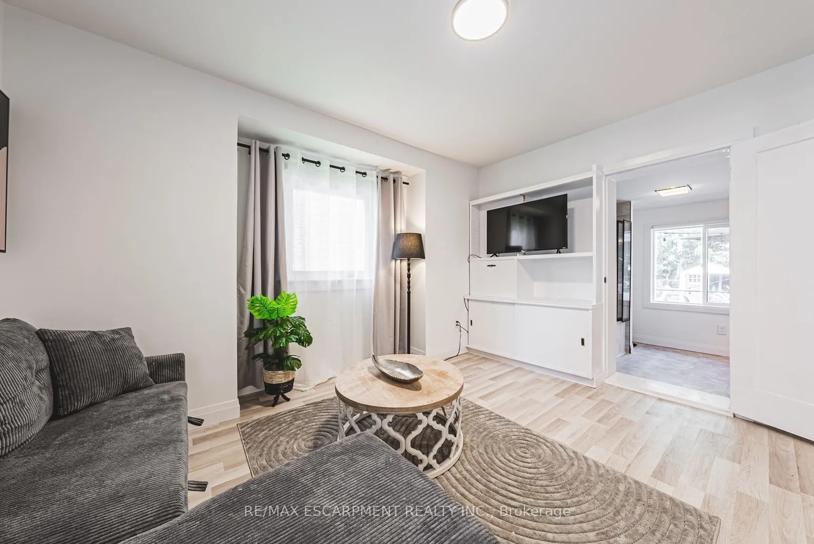 Photo 6 of 196 Walnut Street, Hamilton, Corktown — HOMEH