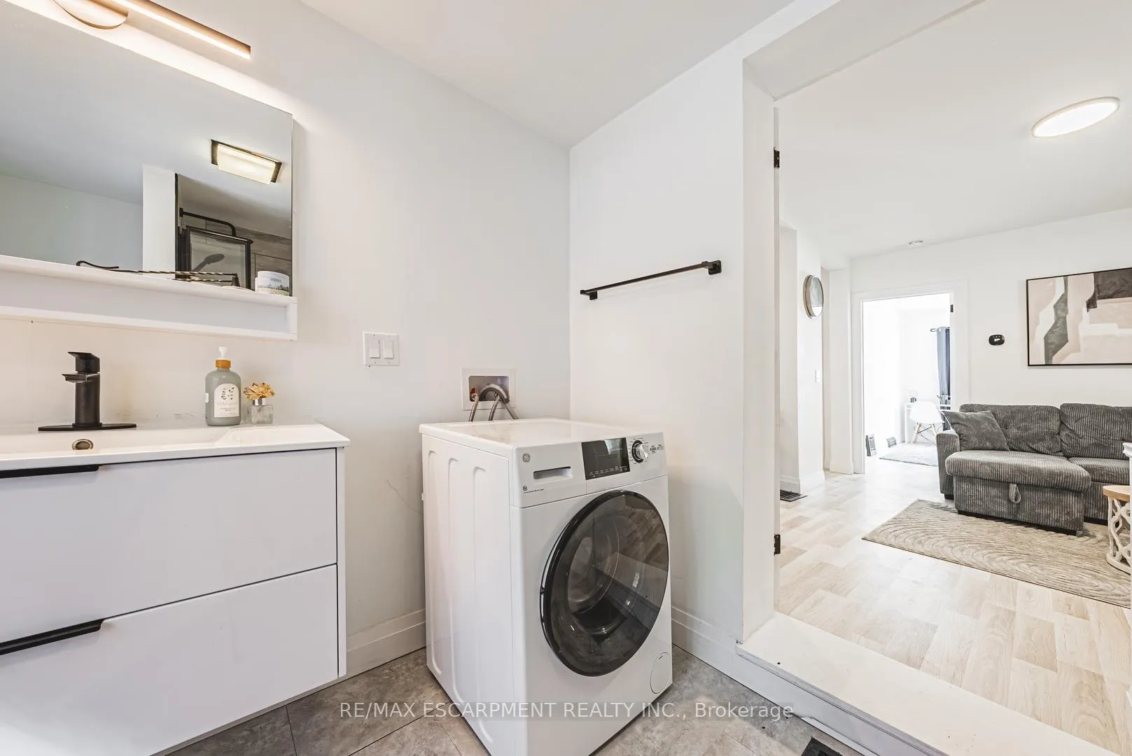 Photo 14 of 196 Walnut Street, Hamilton, Corktown — HOMEH