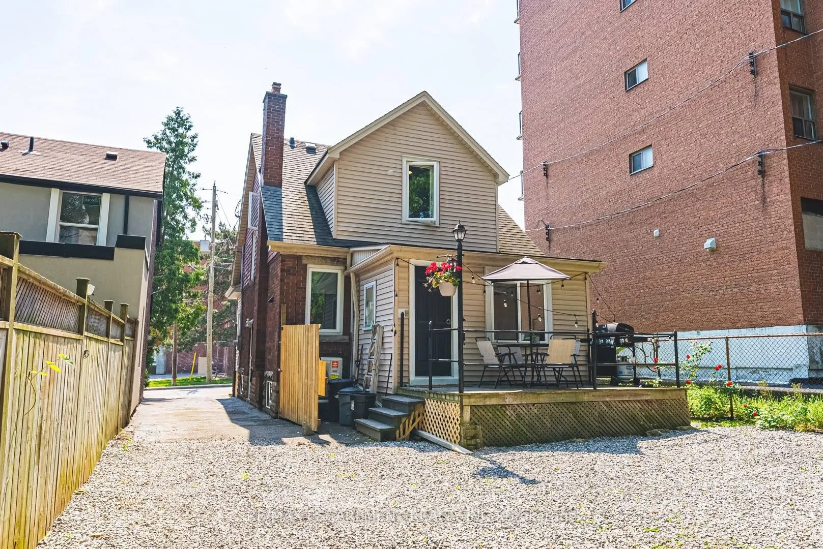 Photo 32 of 196 Walnut Street, Hamilton, Corktown — HOMEH