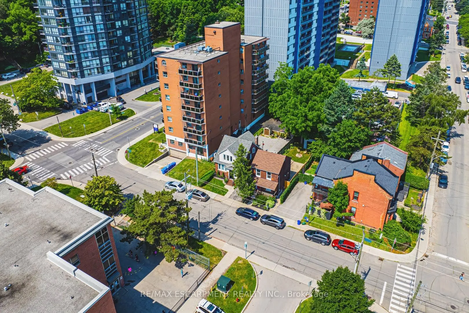 Photo 40 of 196 Walnut Street, Hamilton, Corktown — HOMEH