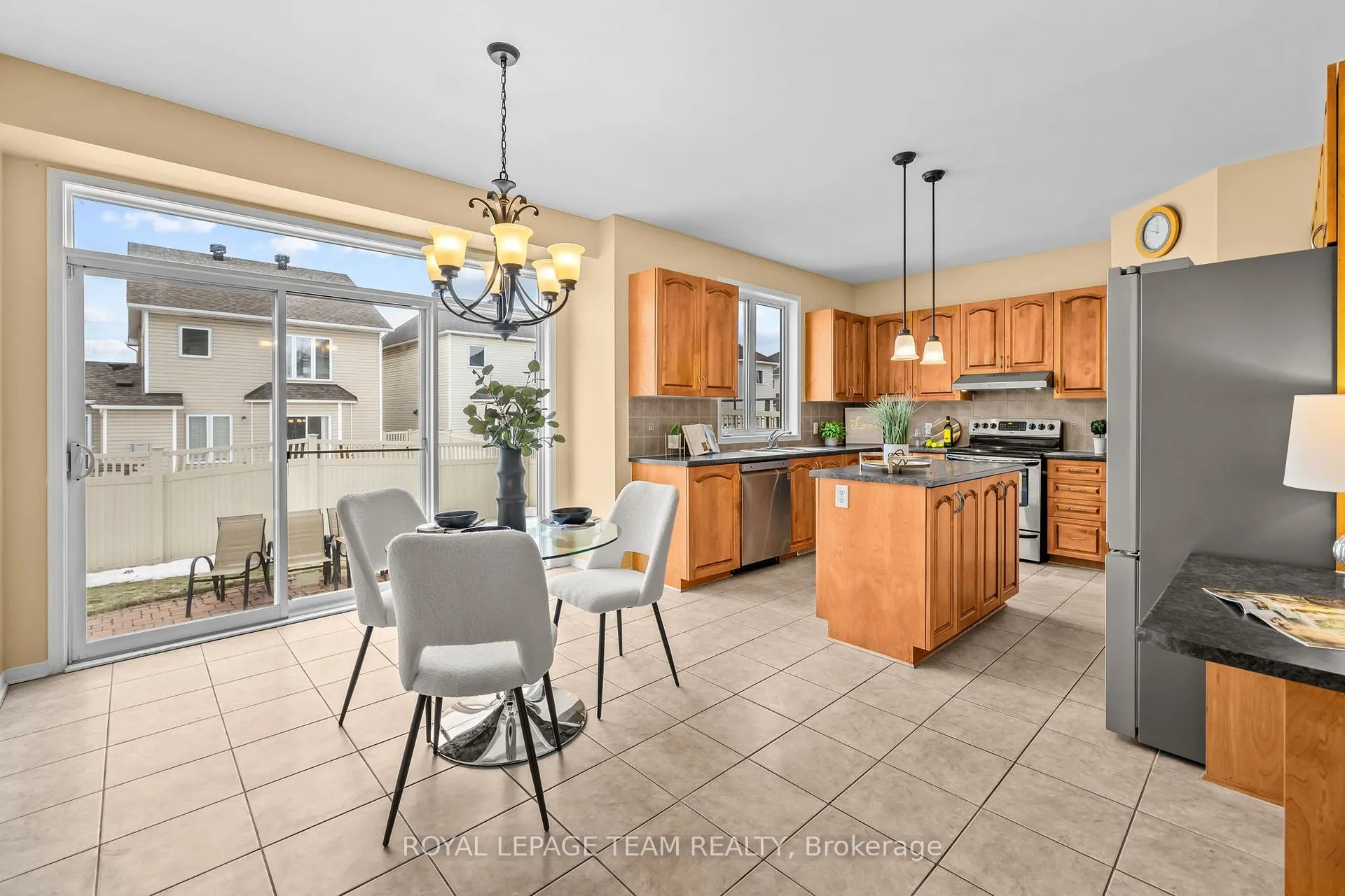 Photo 11 of 522 Kentmare Crescent, Ottawa, Barrhaven - Strandherd — HOMEH