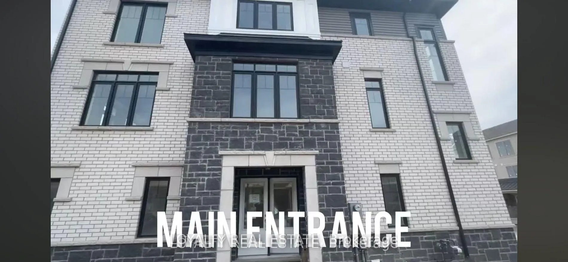 Photo 3 of 19 Ambereen Place, Clarington, Bowmanville — HOMEH