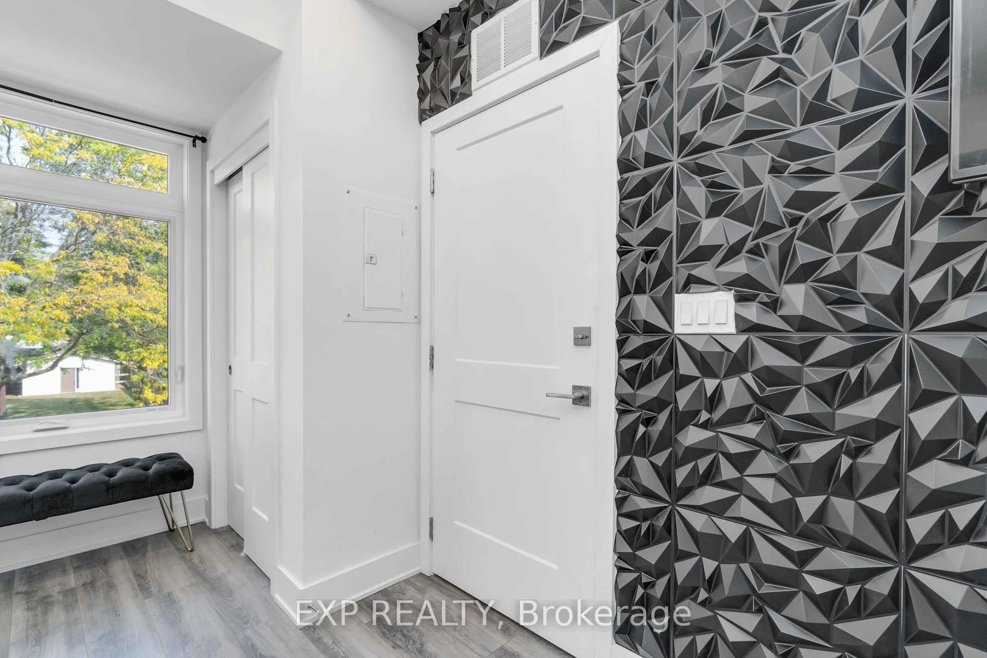 Photo 3 of Unit 312, 6065 Mcleod Road N, Niagara Falls, Arad/Fallsview — HOMEH