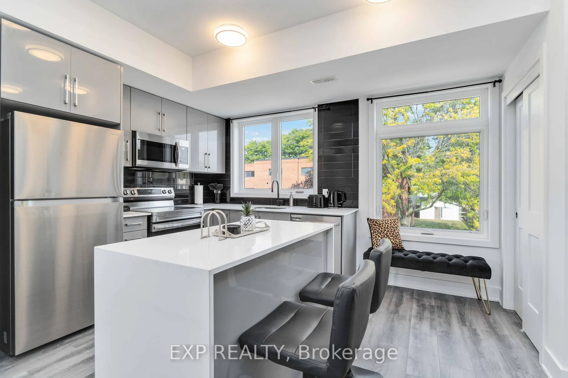 Photo 4 of Unit 312, 6065 Mcleod Road N, Niagara Falls, Arad/Fallsview — HOMEH