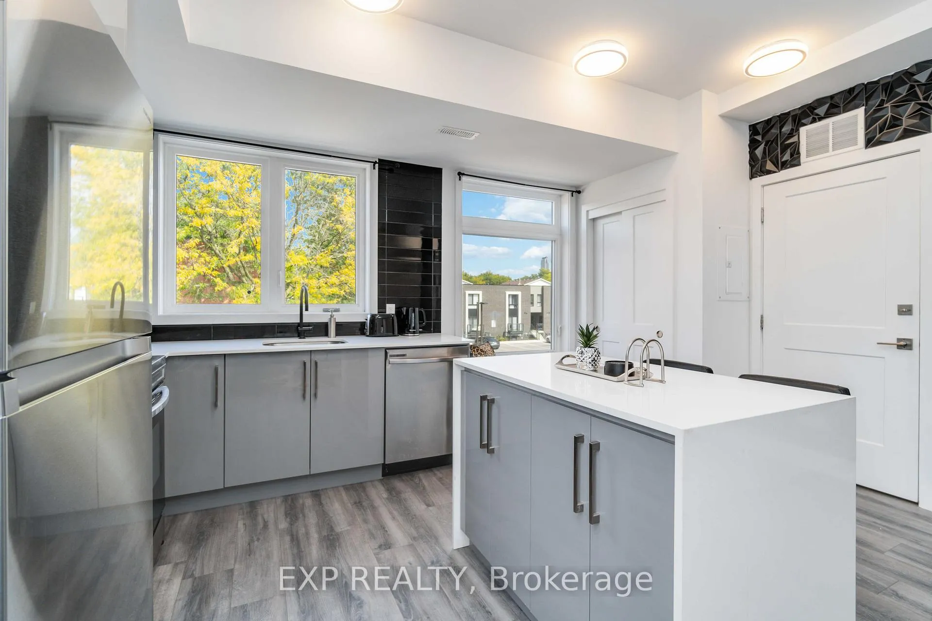 Photo 5 of Unit 312, 6065 Mcleod Road N, Niagara Falls, Arad/Fallsview — HOMEH