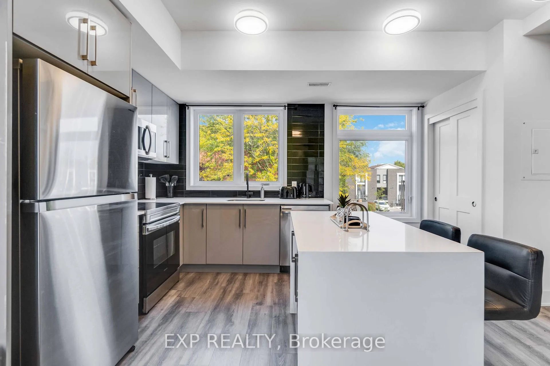 Photo 6 of Unit 312, 6065 Mcleod Road N, Niagara Falls, Arad/Fallsview — HOMEH