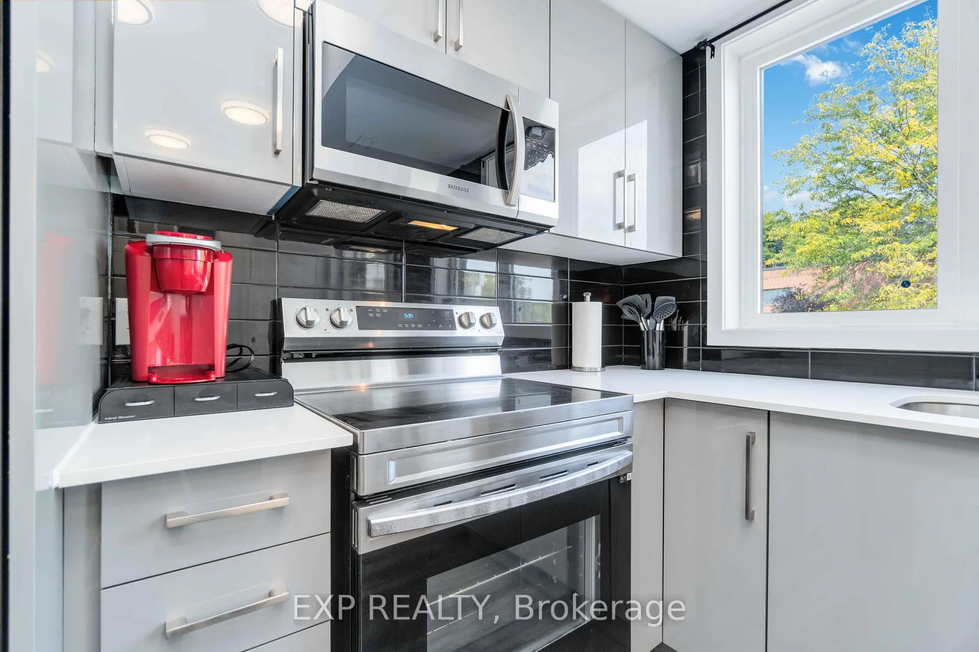Photo 9 of Unit 312, 6065 Mcleod Road N, Niagara Falls, Arad/Fallsview — HOMEH