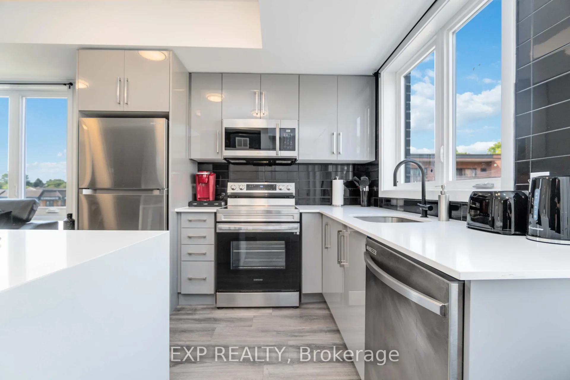 Photo 10 of Unit 312, 6065 Mcleod Road N, Niagara Falls, Arad/Fallsview — HOMEH