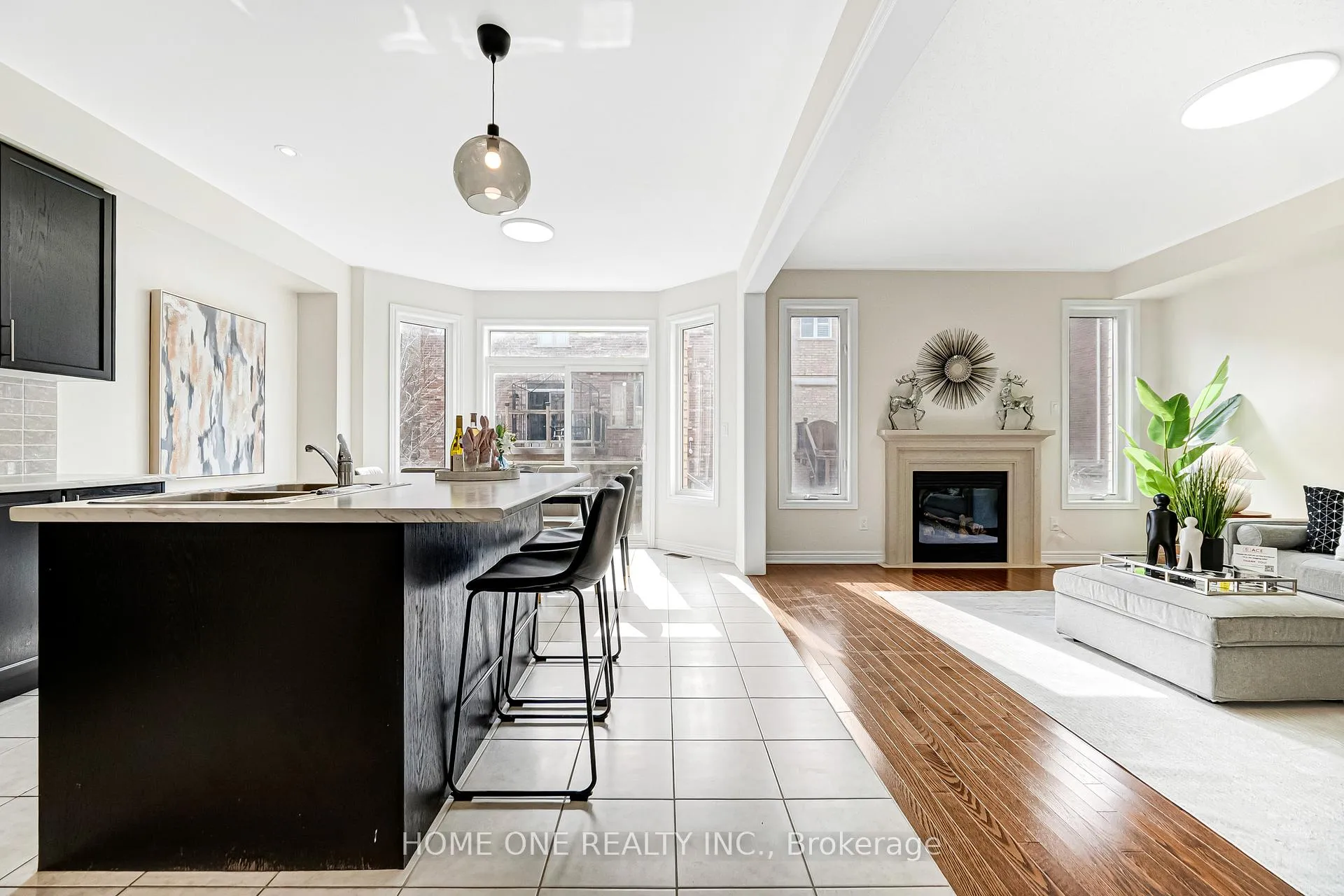 Photo 16 of 97 Holst Avenue, Markham, Berczy — HOMEH