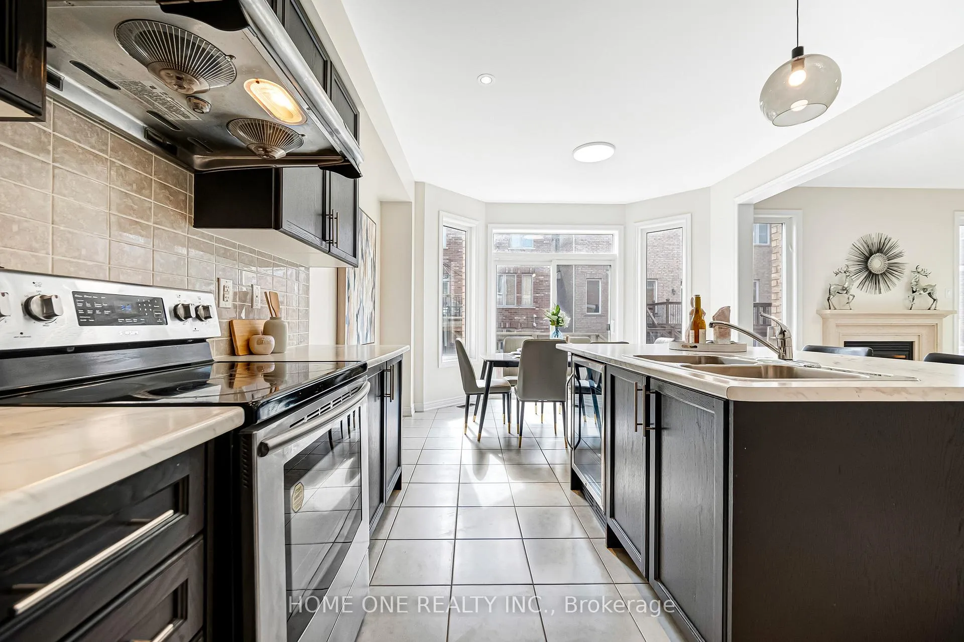 Photo 23 of 97 Holst Avenue, Markham, Berczy — HOMEH