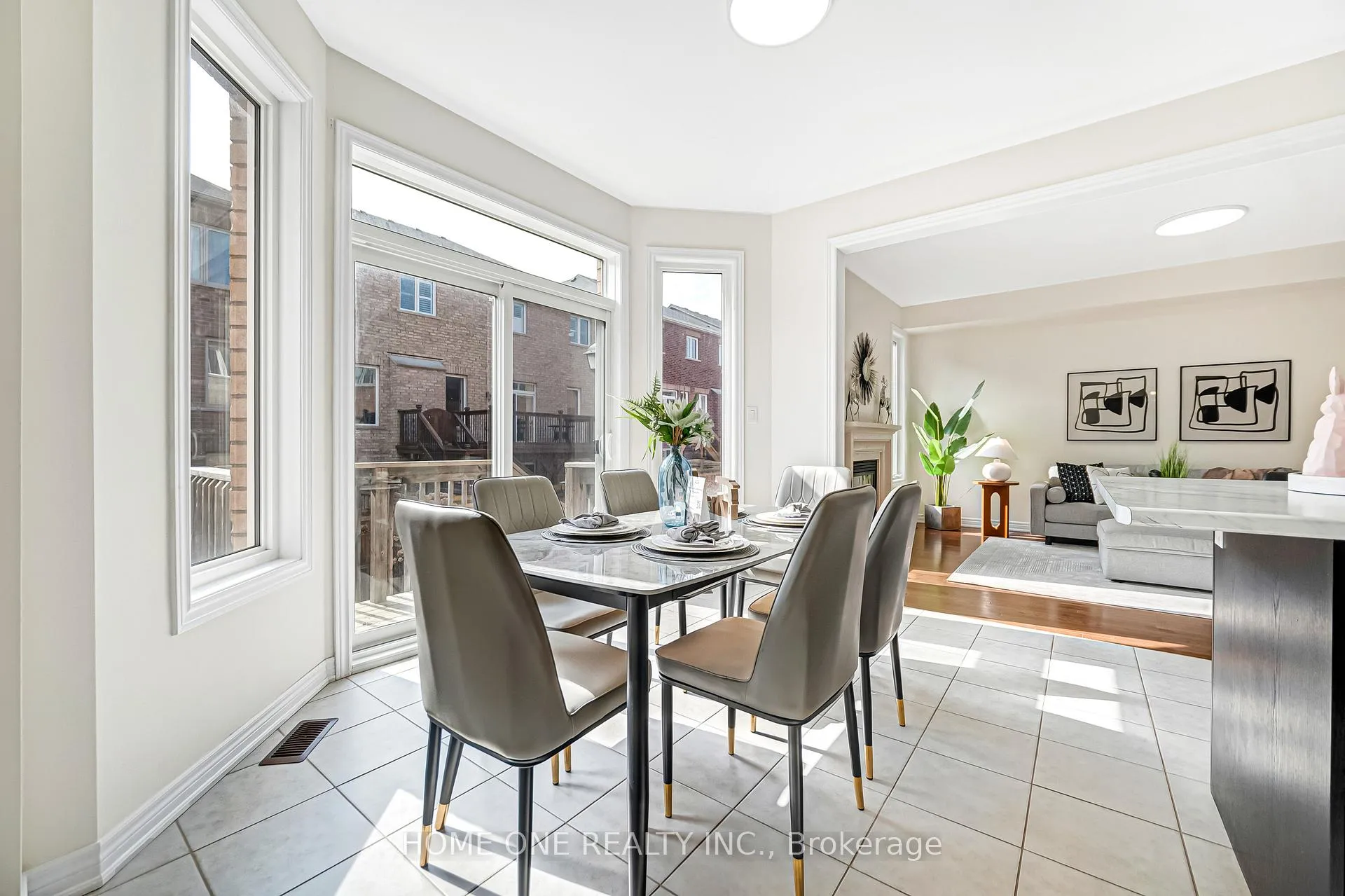 Photo 24 of 97 Holst Avenue, Markham, Berczy — HOMEH