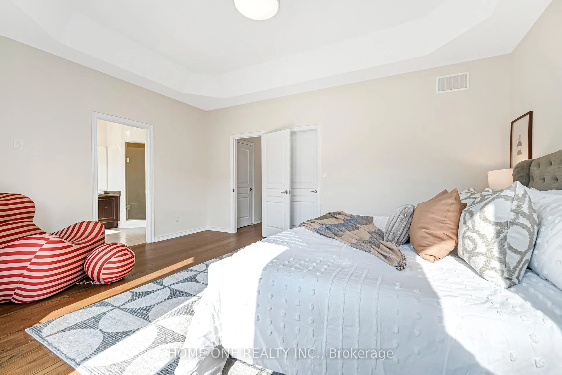 Photo 32 of 97 Holst Avenue, Markham, Berczy — HOMEH