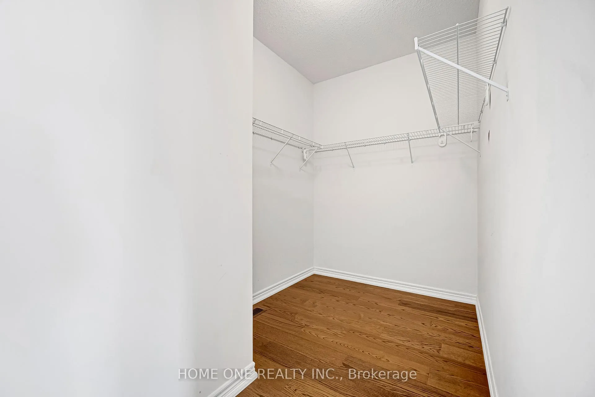 Photo 36 of 97 Holst Avenue, Markham, Berczy — HOMEH
