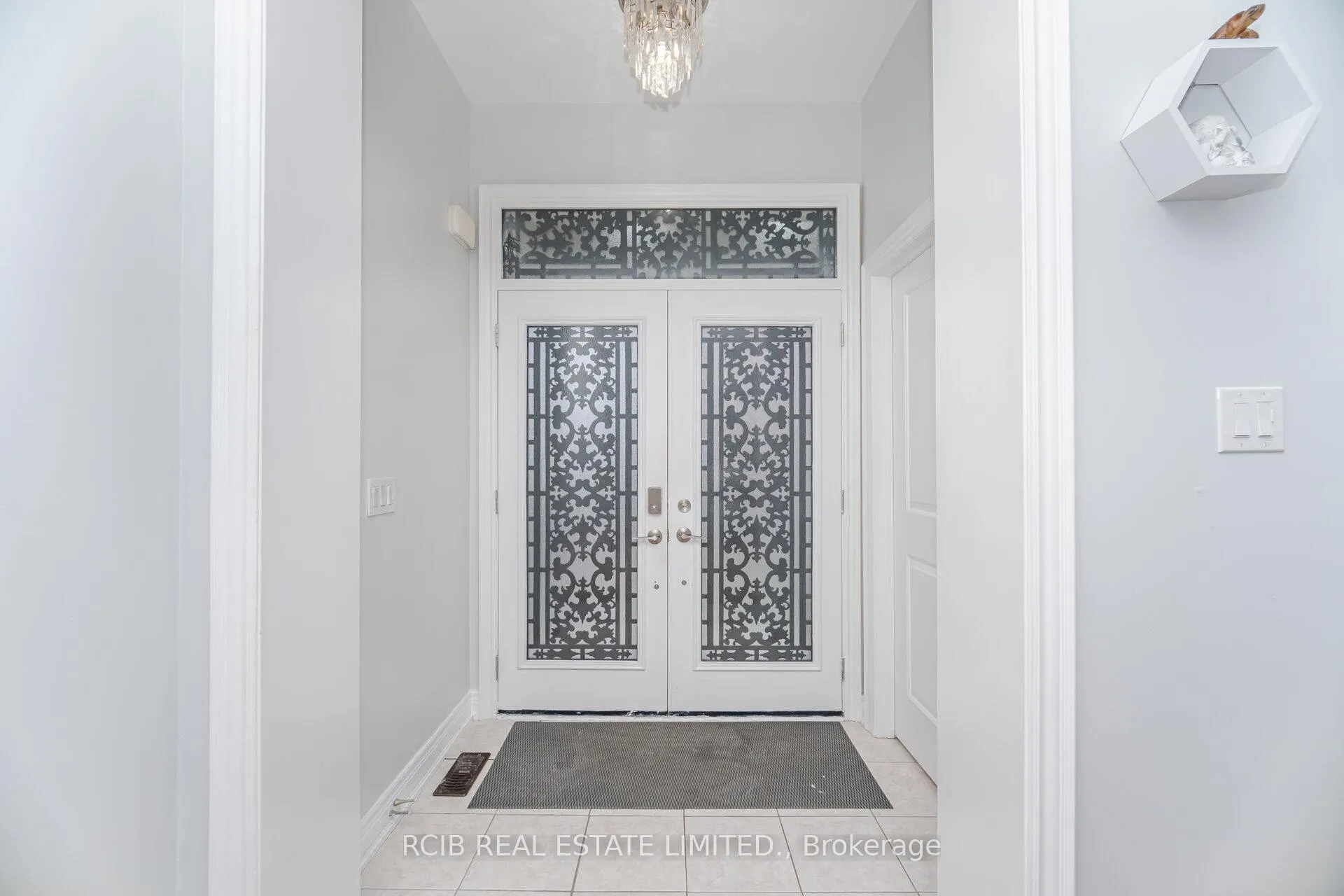 Photo 7 of 27 Blackstone River Drive, Brampton, Sandringham-Wellington North — HOMEH