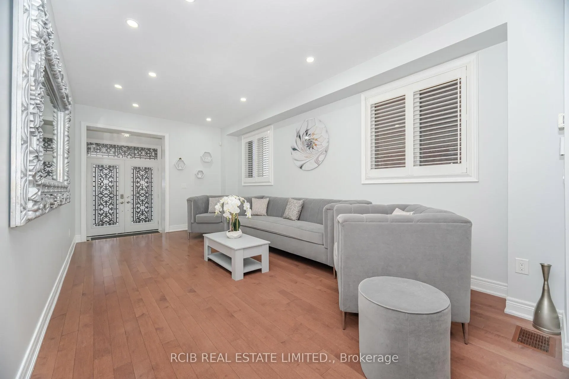 Photo 8 of 27 Blackstone River Drive, Brampton, Sandringham-Wellington North — HOMEH