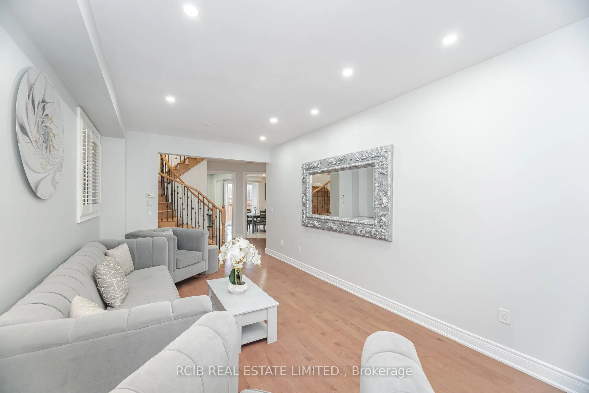 Photo 9 of 27 Blackstone River Drive, Brampton, Sandringham-Wellington North — HOMEH