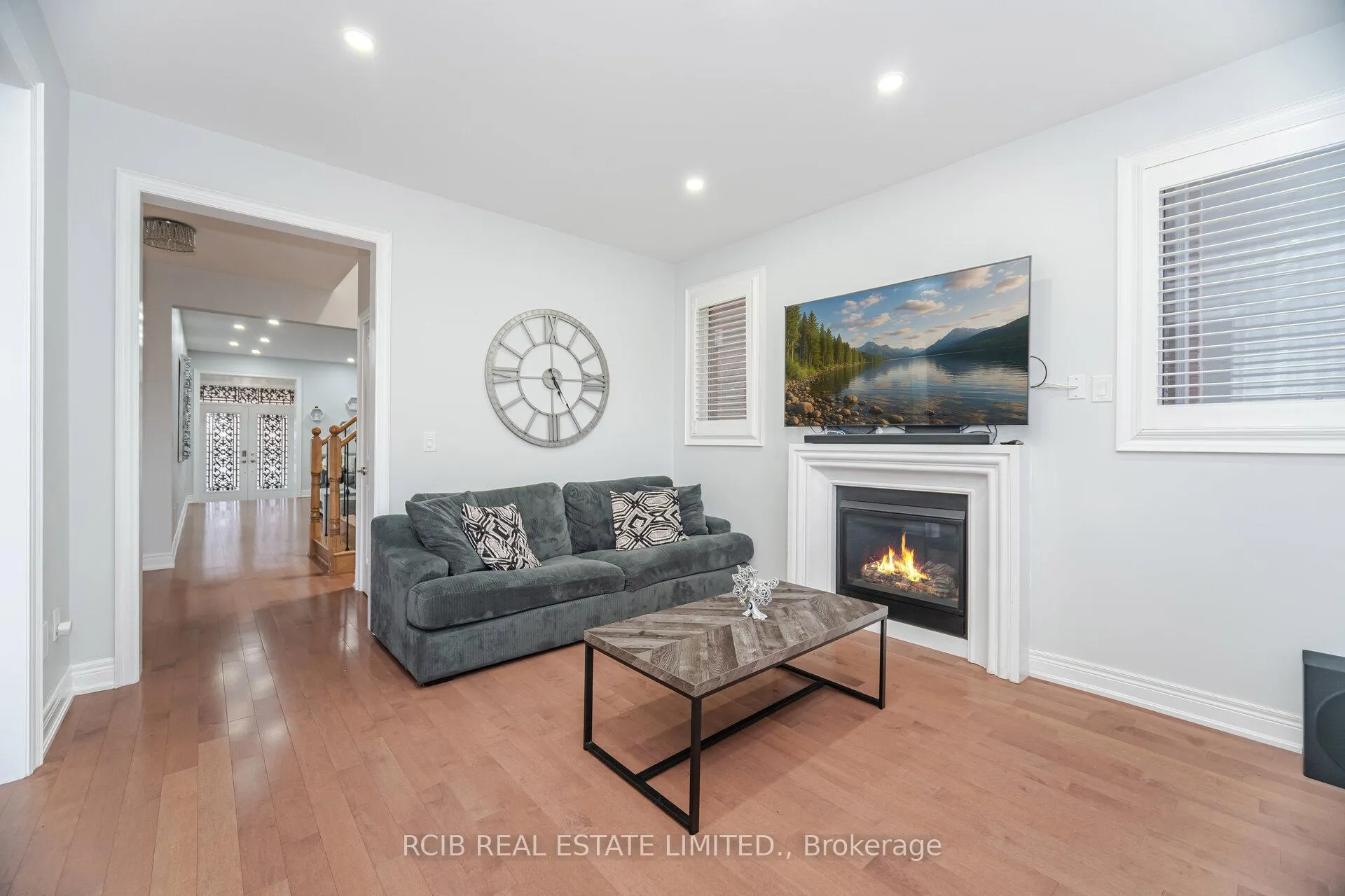 Photo 10 of 27 Blackstone River Drive, Brampton, Sandringham-Wellington North — HOMEH