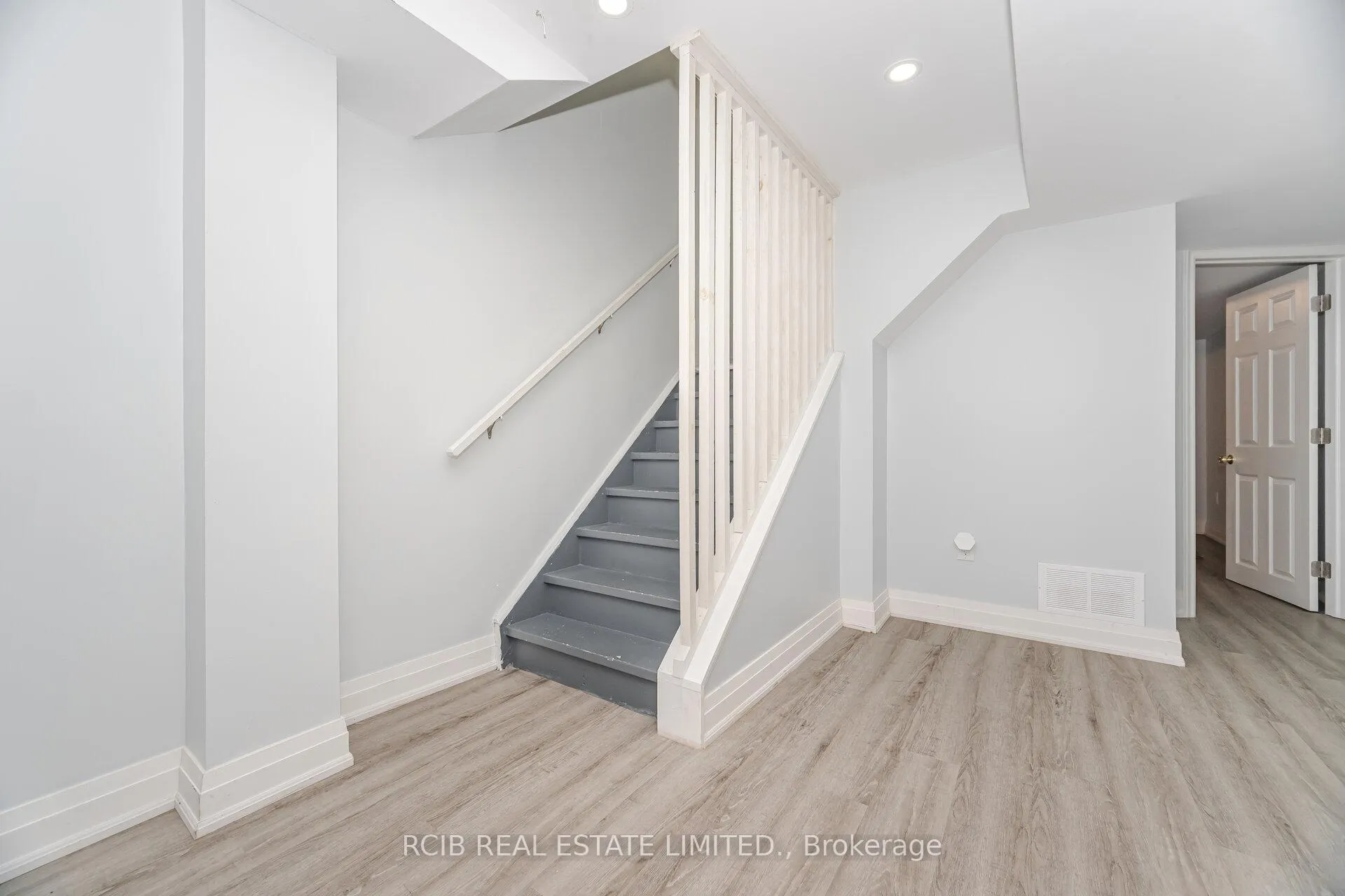 Photo 35 of 27 Blackstone River Drive, Brampton, Sandringham-Wellington North — HOMEH