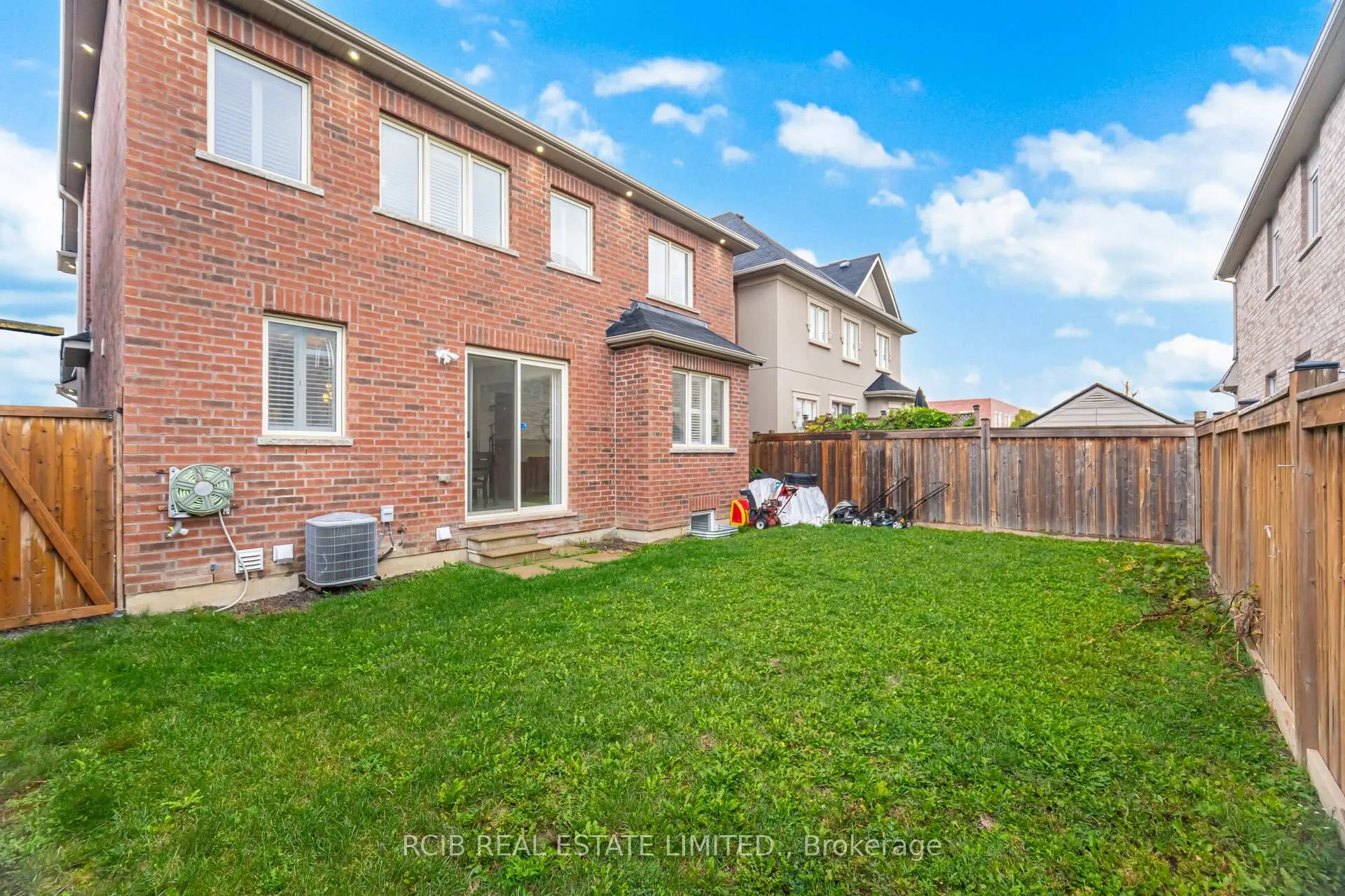 Photo 46 of 27 Blackstone River Drive, Brampton, Sandringham-Wellington North — HOMEH