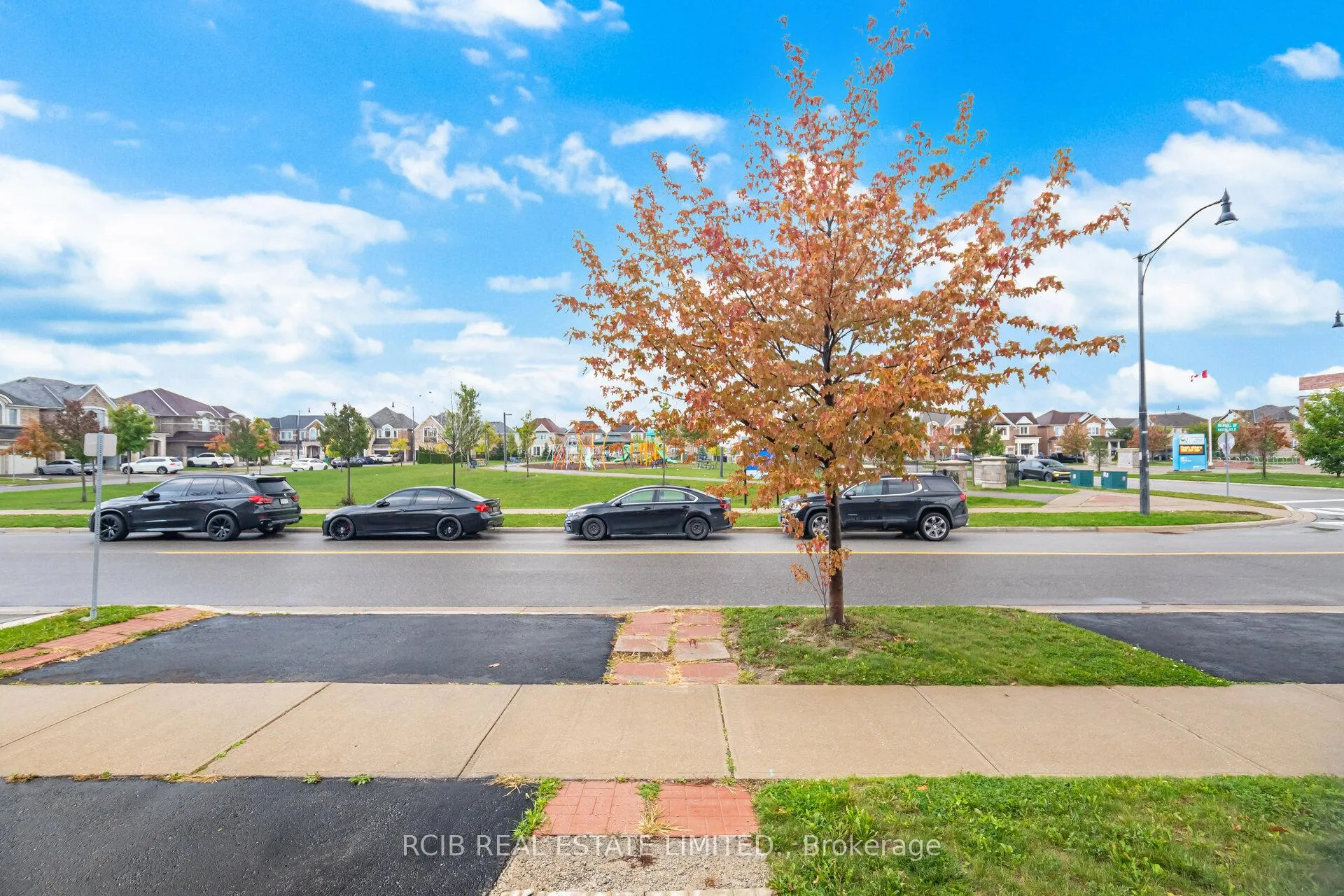 Photo 49 of 27 Blackstone River Drive, Brampton, Sandringham-Wellington North — HOMEH