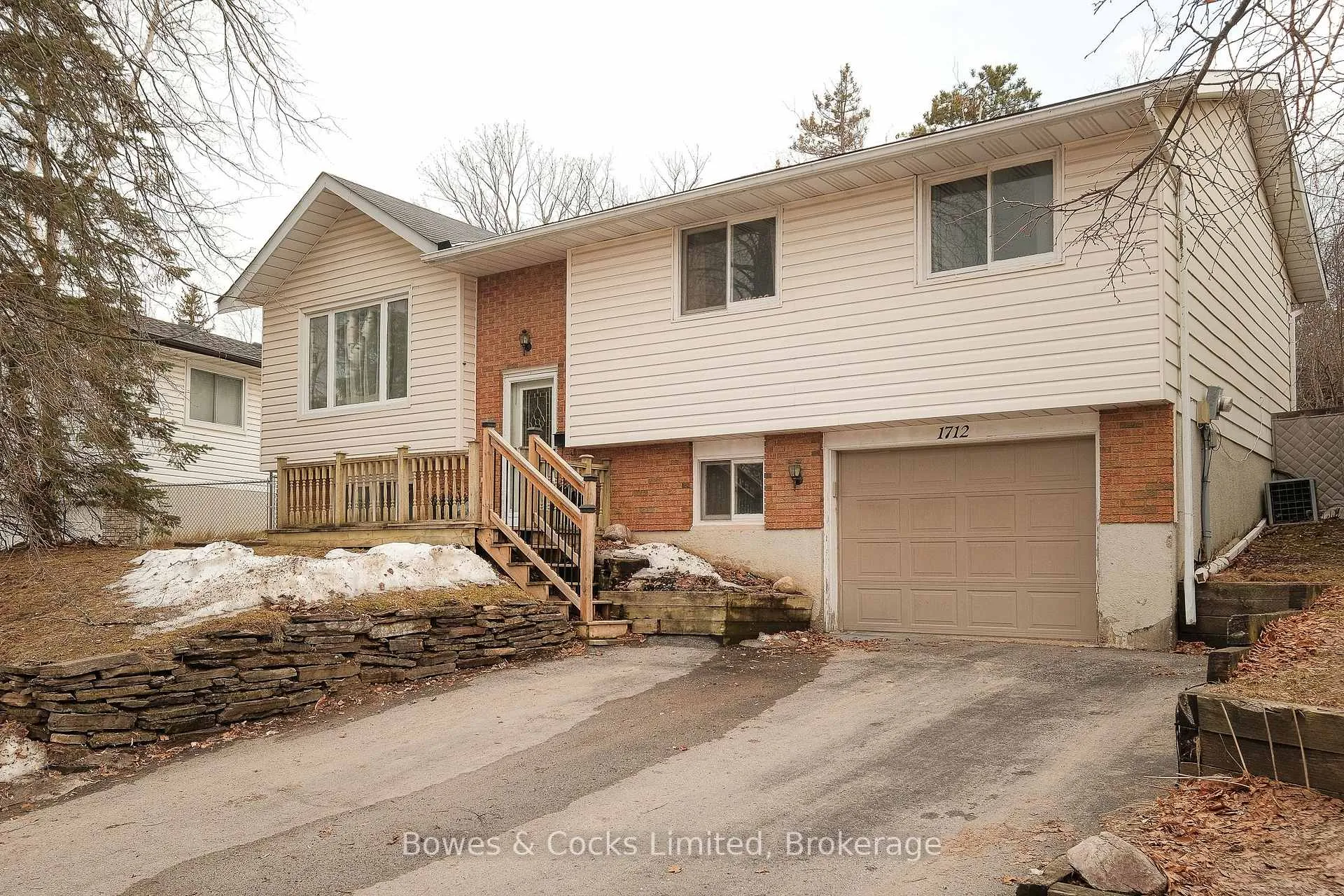Photo 1 of 1712 Redwood Drive, Peterborough, Monaghan Ward 2 — HOMEH